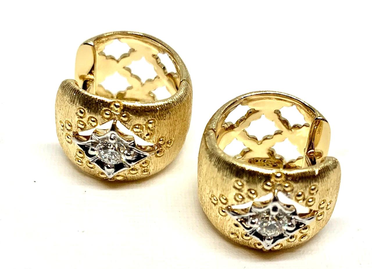 Artisan Créoles en or jaune et blanc avec diamants Florentine  en vente