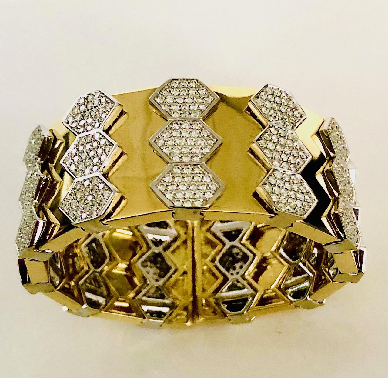 18 Karat Yellow and White Gold Diamond Spring Bangle Bracelet For Sale 1