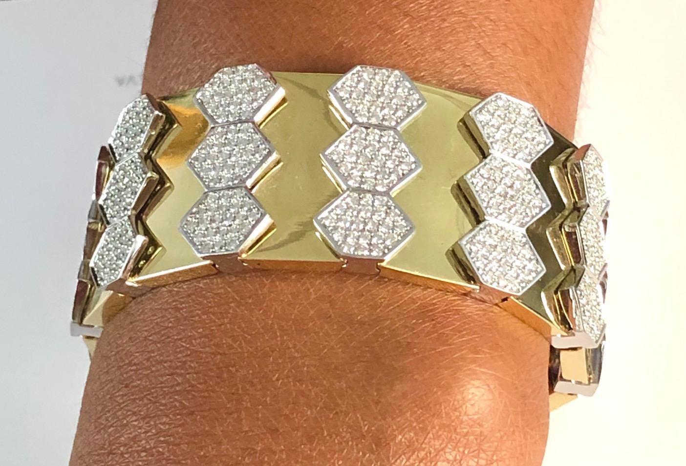 18 Karat Yellow and White Gold Diamond Spring Bangle Bracelet For Sale 2