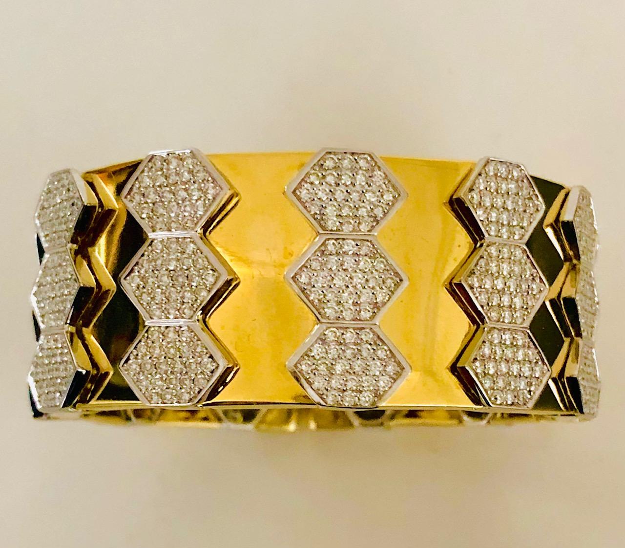 18 Karat Yellow and White Gold Diamond Spring Bangle Bracelet For Sale 3
