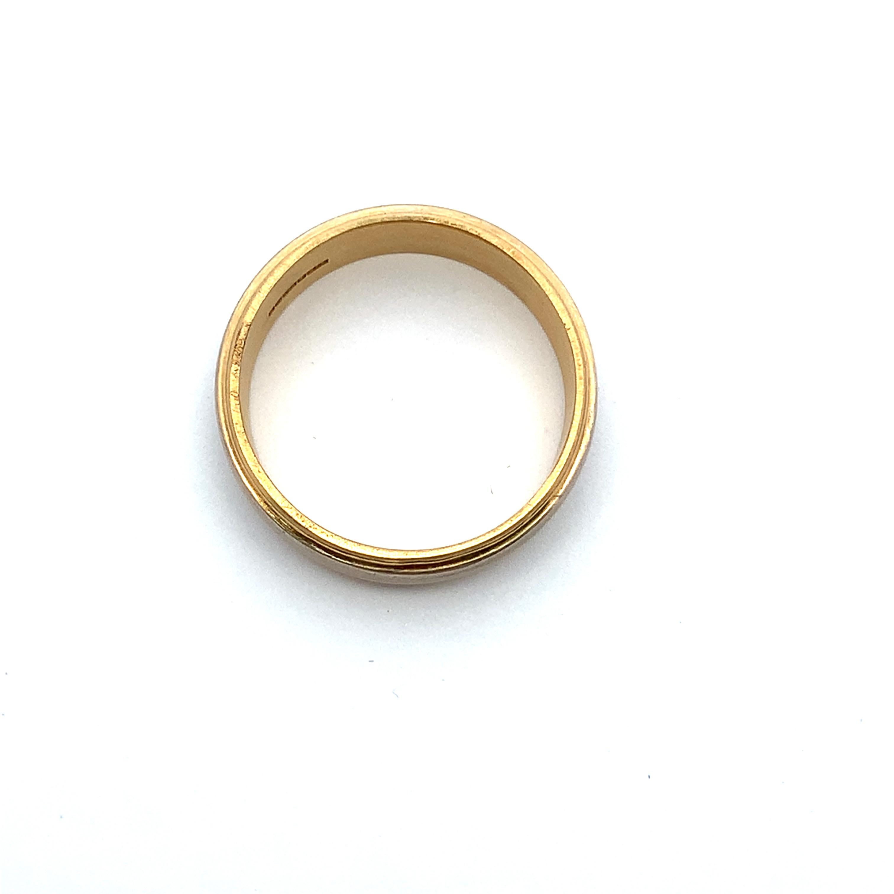 Anello nuziale in oro giallo e bianco opaco satinato 18k In condizioni Nuovo in vendita a London, GB
