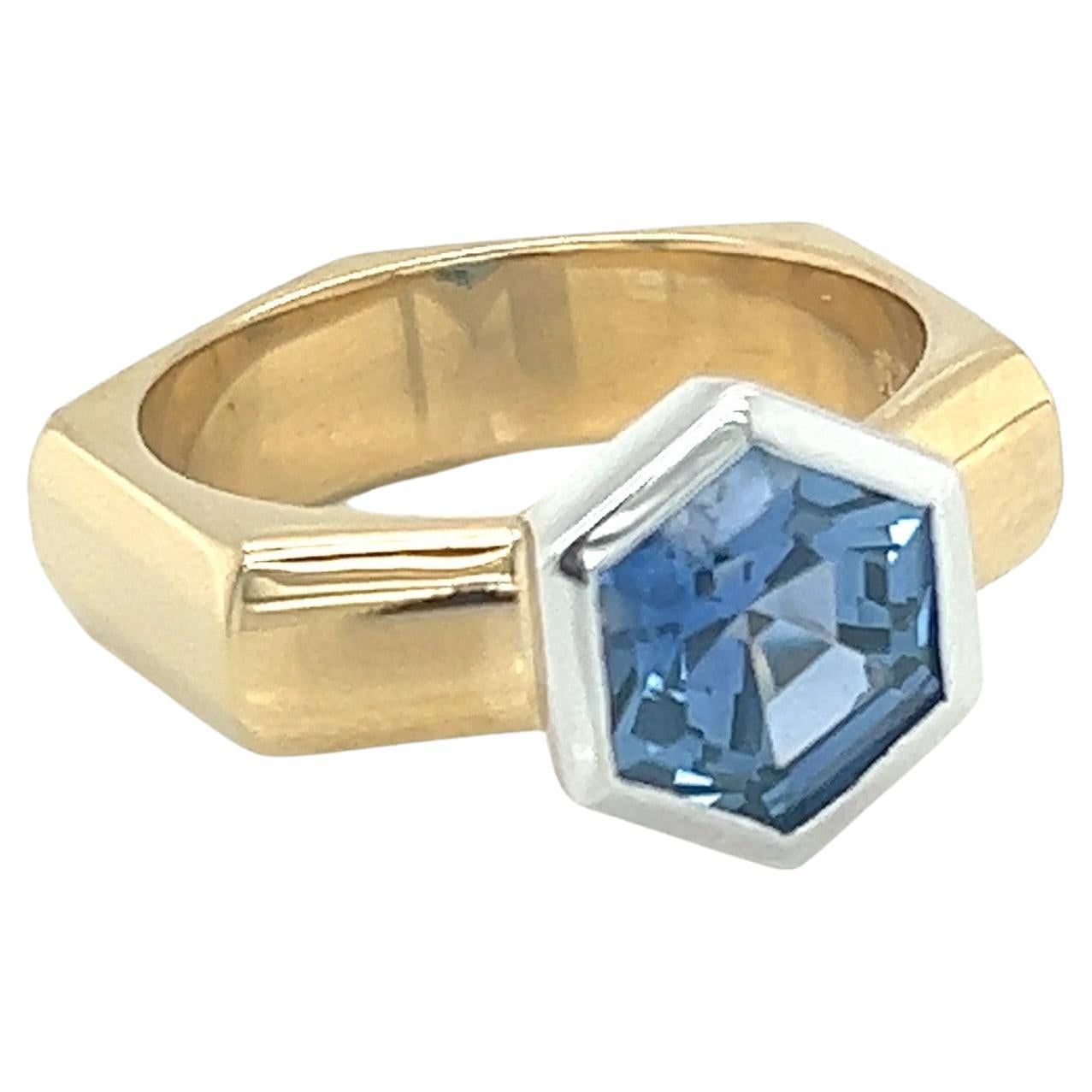 18k Yellow and White Gold Ring with Approx. 2.11ct Hexagon Sapphire For Sale