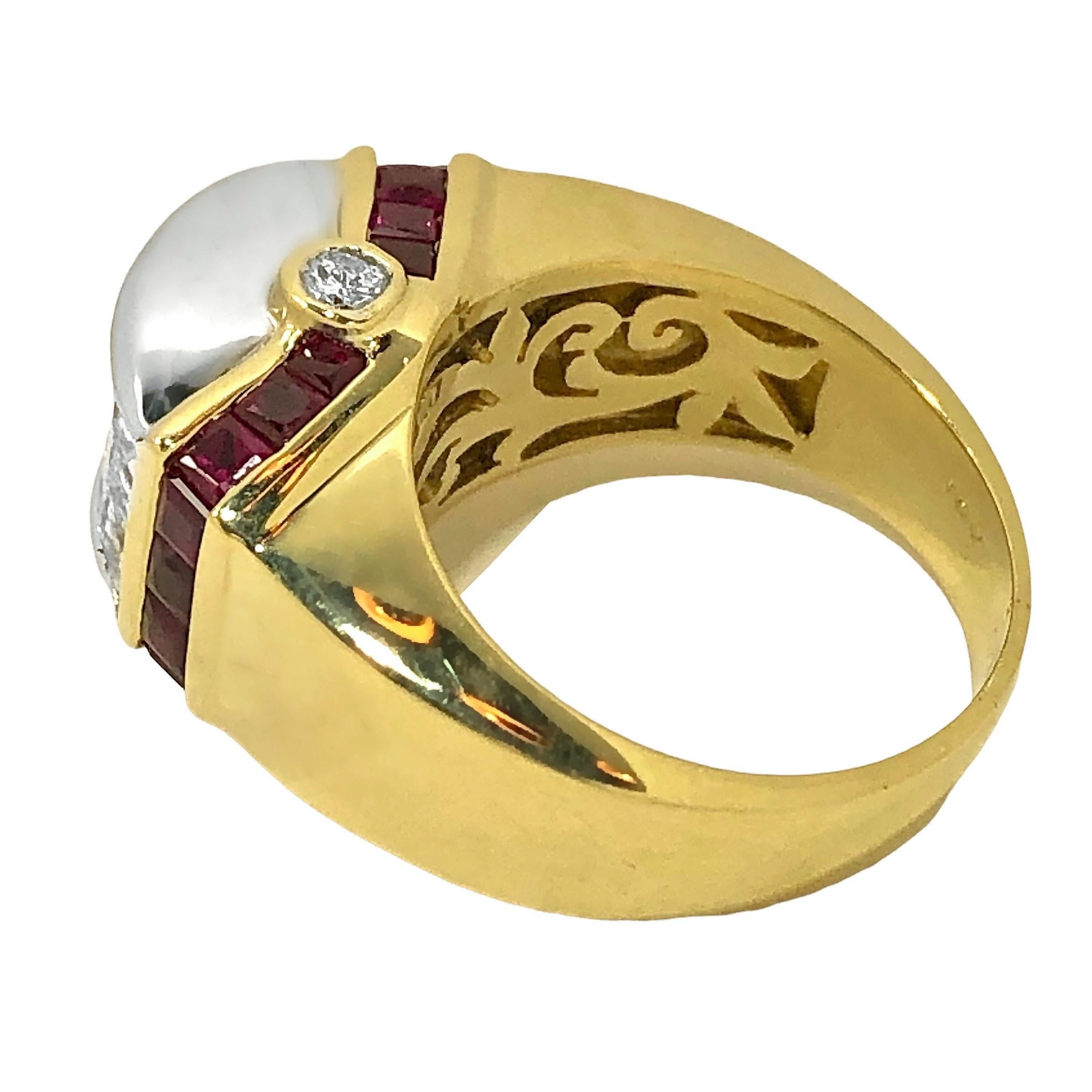 Bague Dome en or jaune et blanc 18K, rubis et diamants en serti invisible Pour femmes en vente