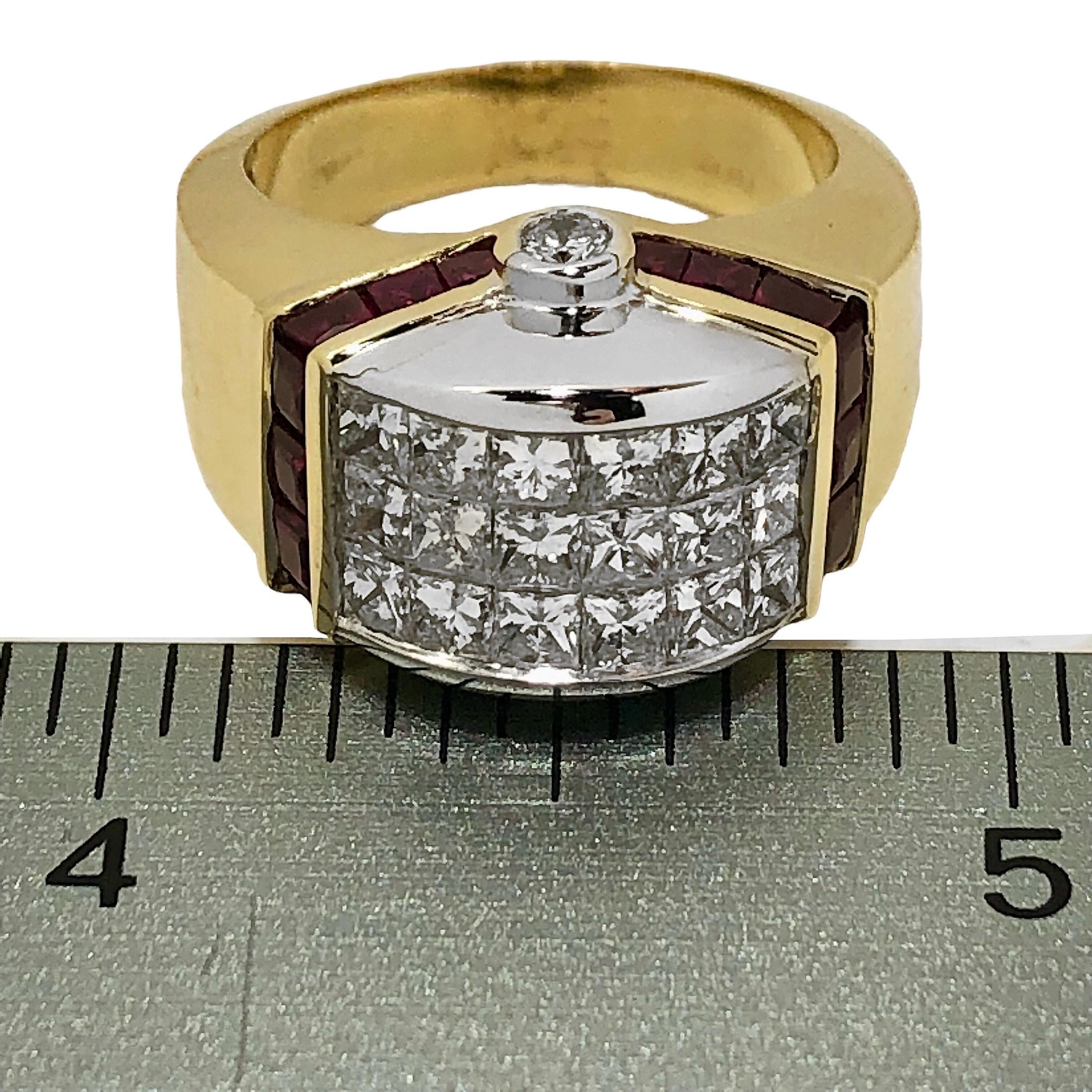 Bague Dome en or jaune et blanc 18K, rubis et diamants en serti invisible en vente 2