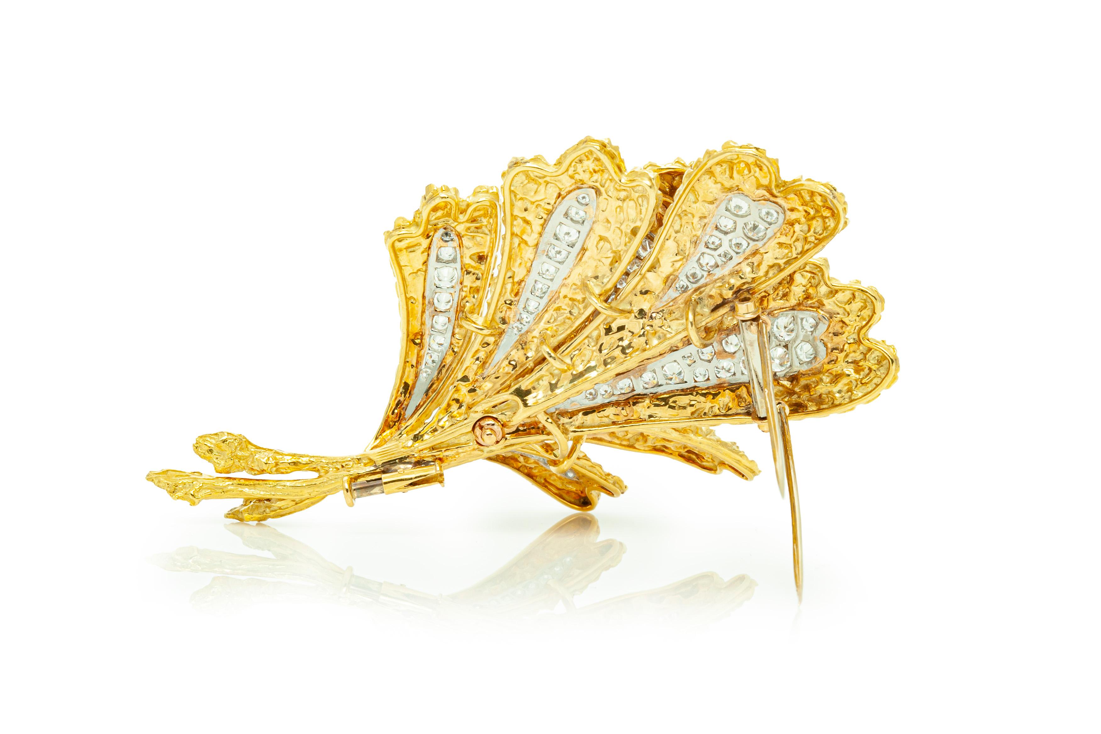 Round Cut 18 Karat Yellow and White Gold with Diamods Leaf Brooch For Sale