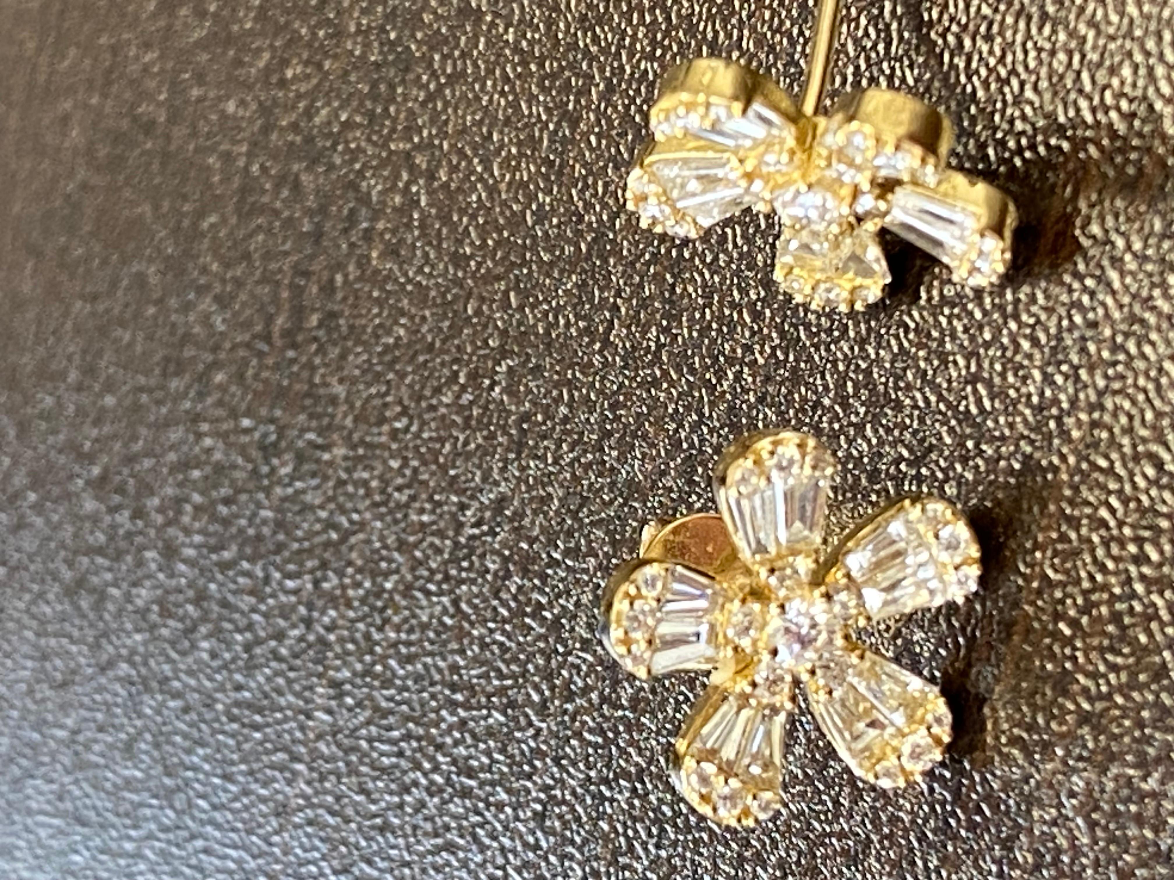 Baguette Cut 18k Yellow Baguette Daisy Earrings For Sale