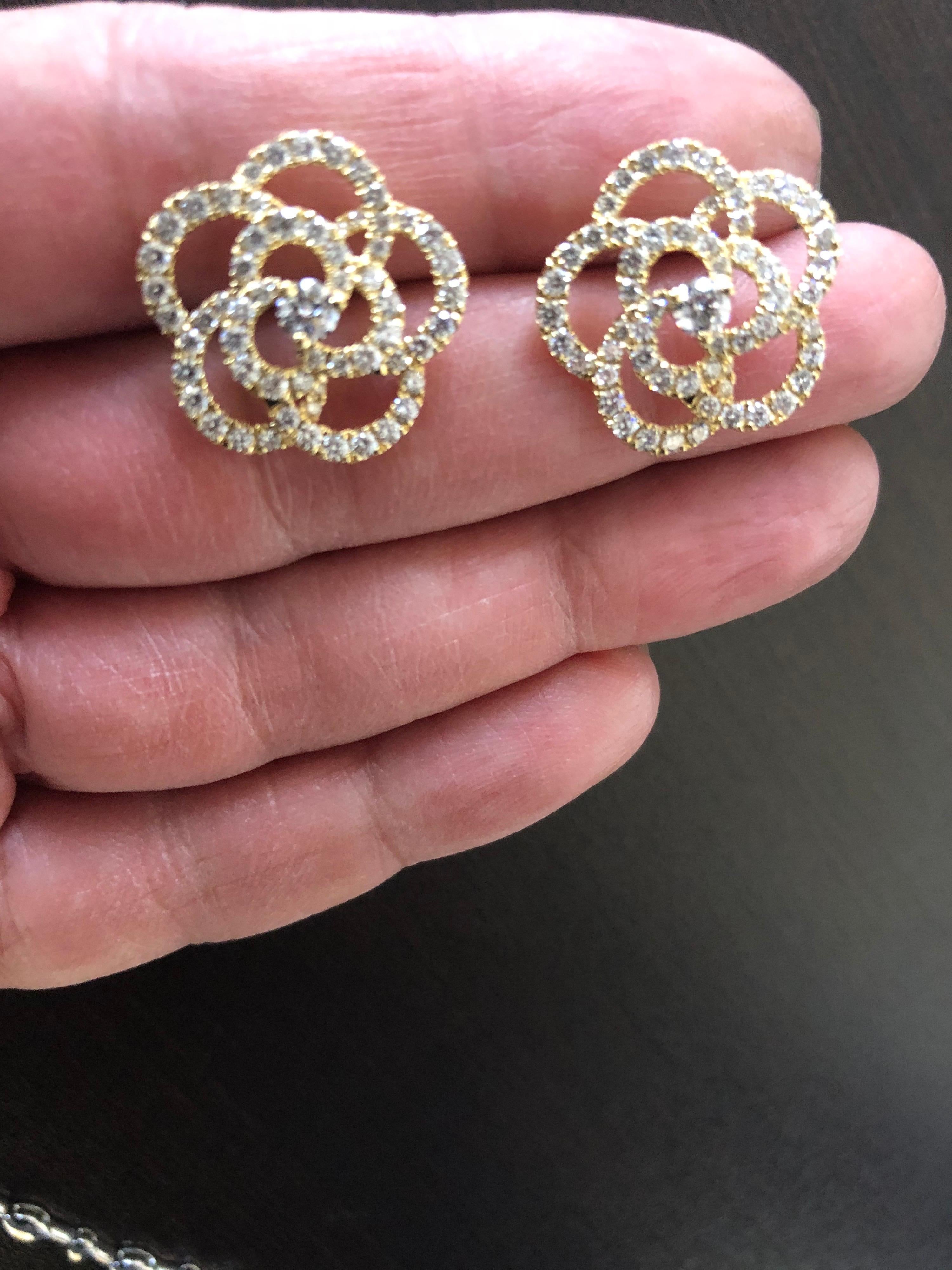 Women's 18 Karat Yellow Diamond Earrings 2 Carat For Sale