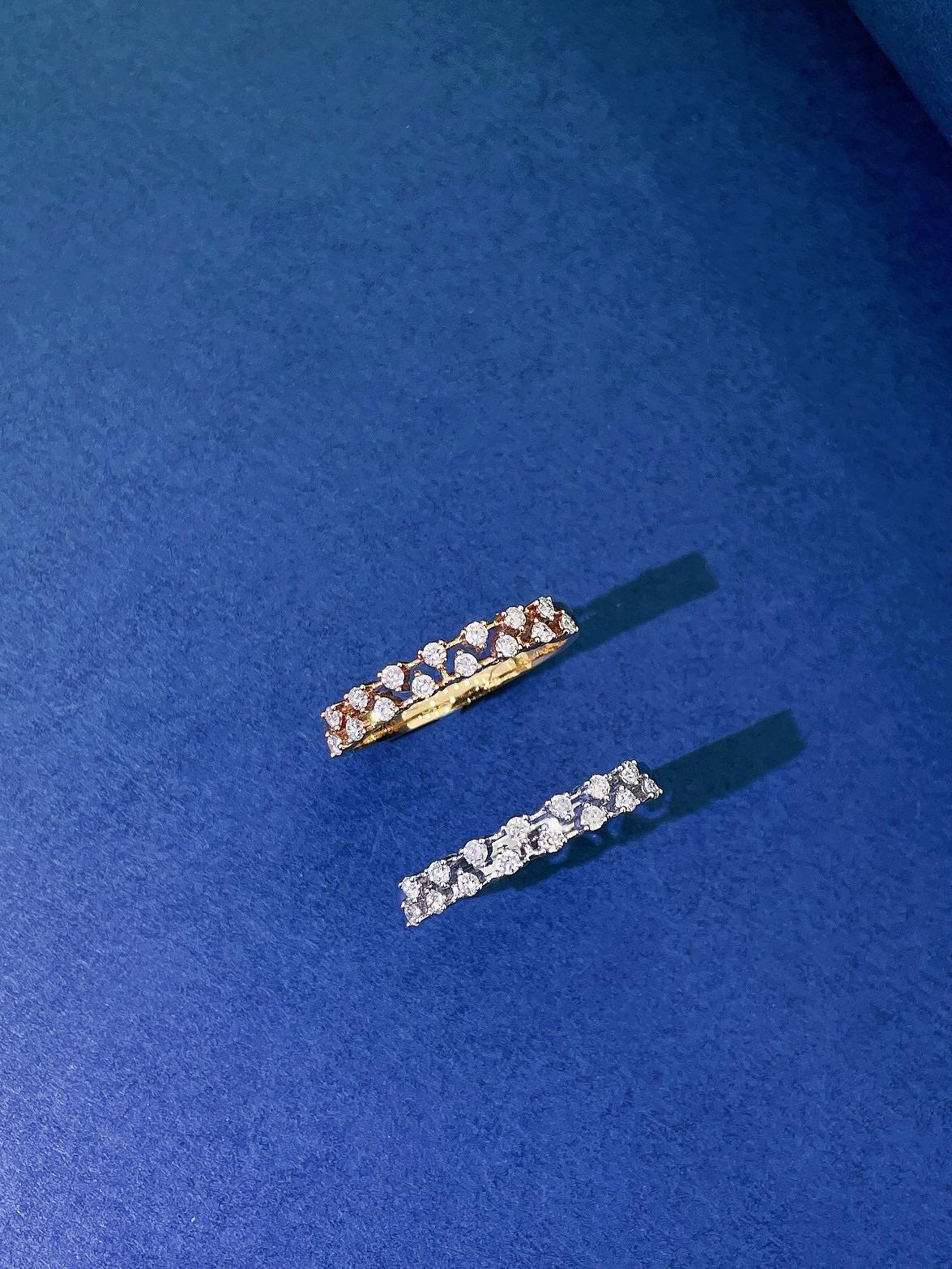 Modern 18K Yellow Double Row Starry Sky Ring with Natural Diamonds For Sale