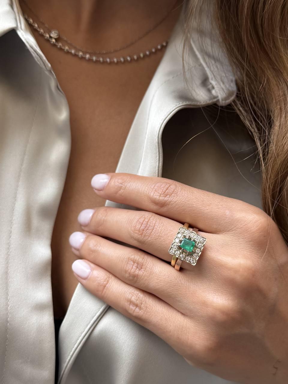 Edoardiano 18k Yellow Emerald Diamond Ring. in vendita