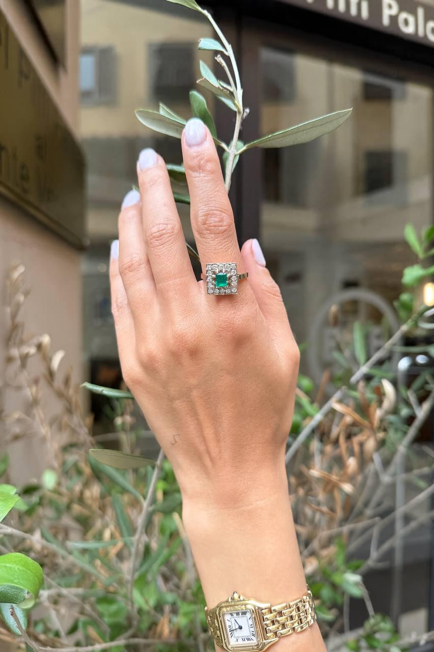 Emerald Cut 18k Yellow Emerald Diamond Ring. in vendita
