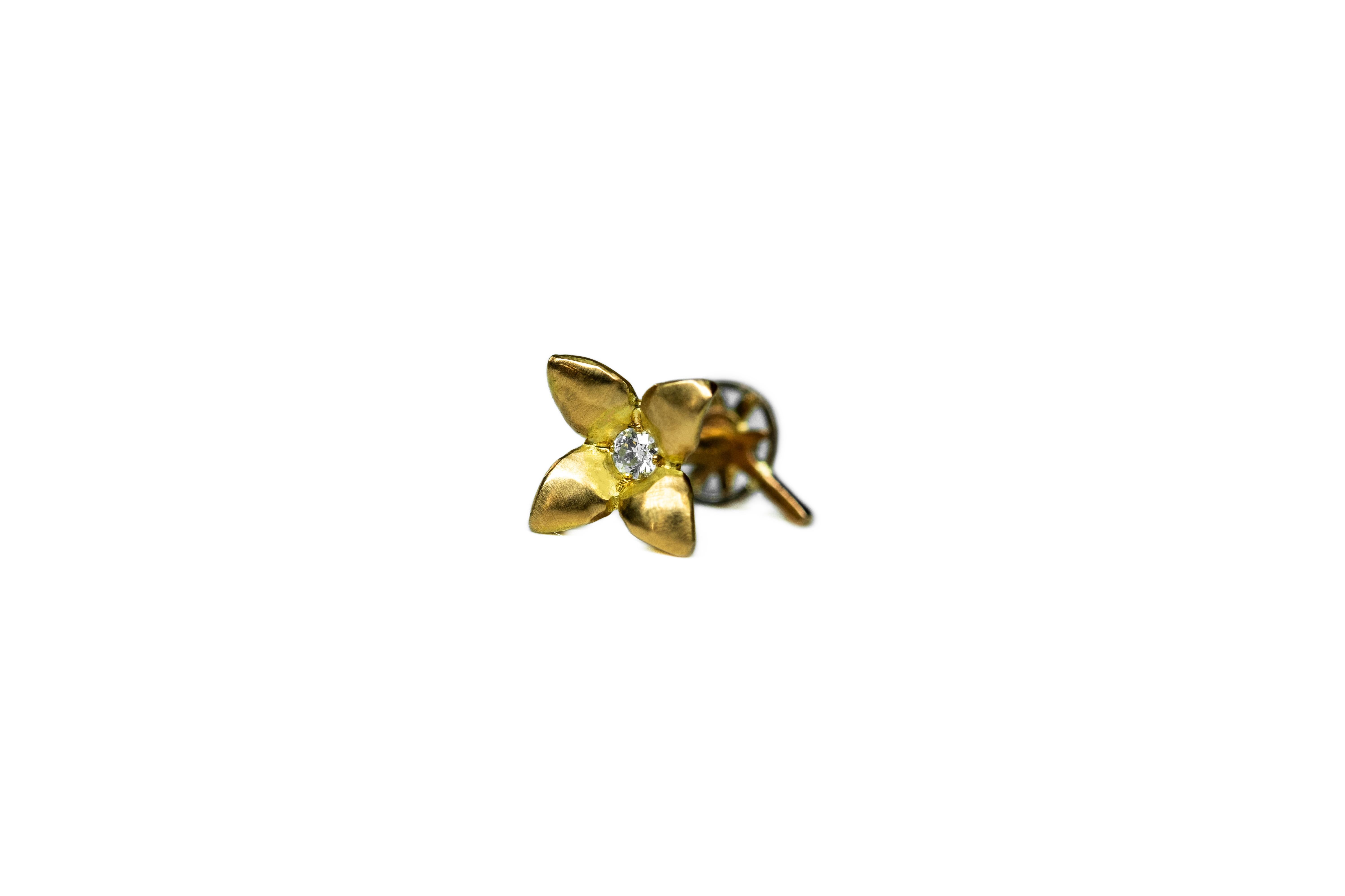18 Karat Gelbgold, gemaserte Diamanten, Canadamark, handgefertigt, Blume durchbohrt #10 (Zeitgenössisch) im Angebot