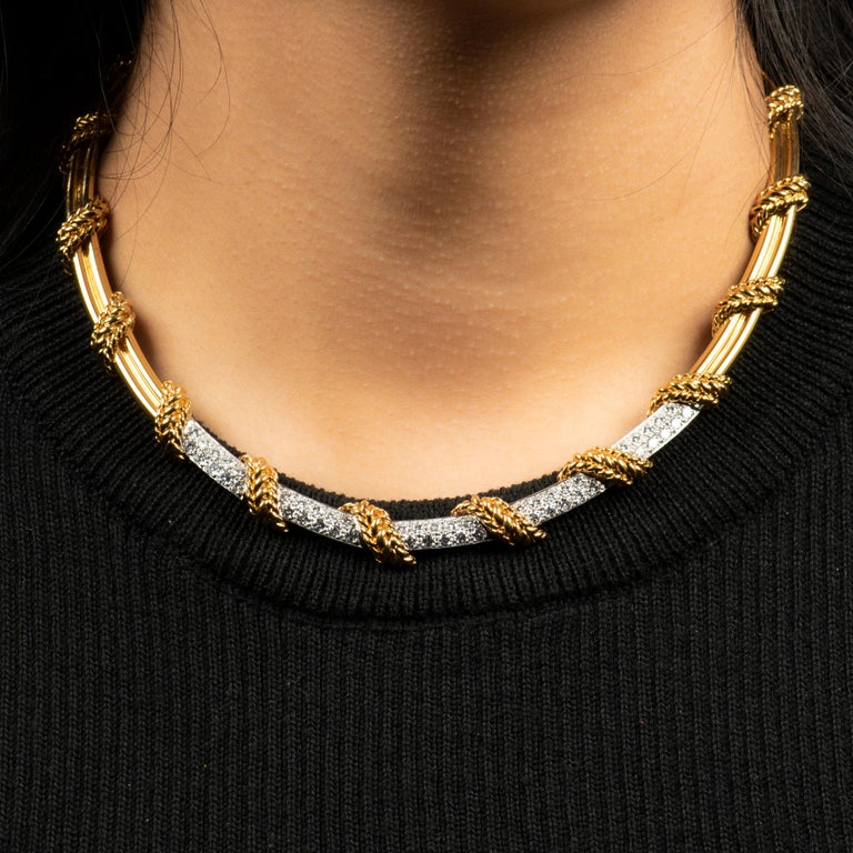 Necklace with 3.25 Carats Total Weight Fine Round Diamonds For Sale at 1stDibs