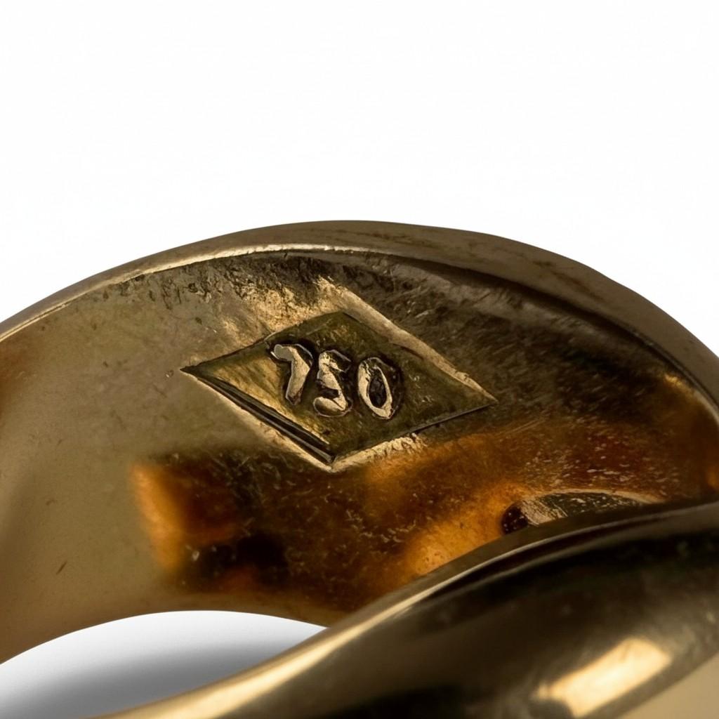 Clips d'oreilles à levier en or jaune cannelé 18K 0,60 pouce par 0,50 pouce en vente 6