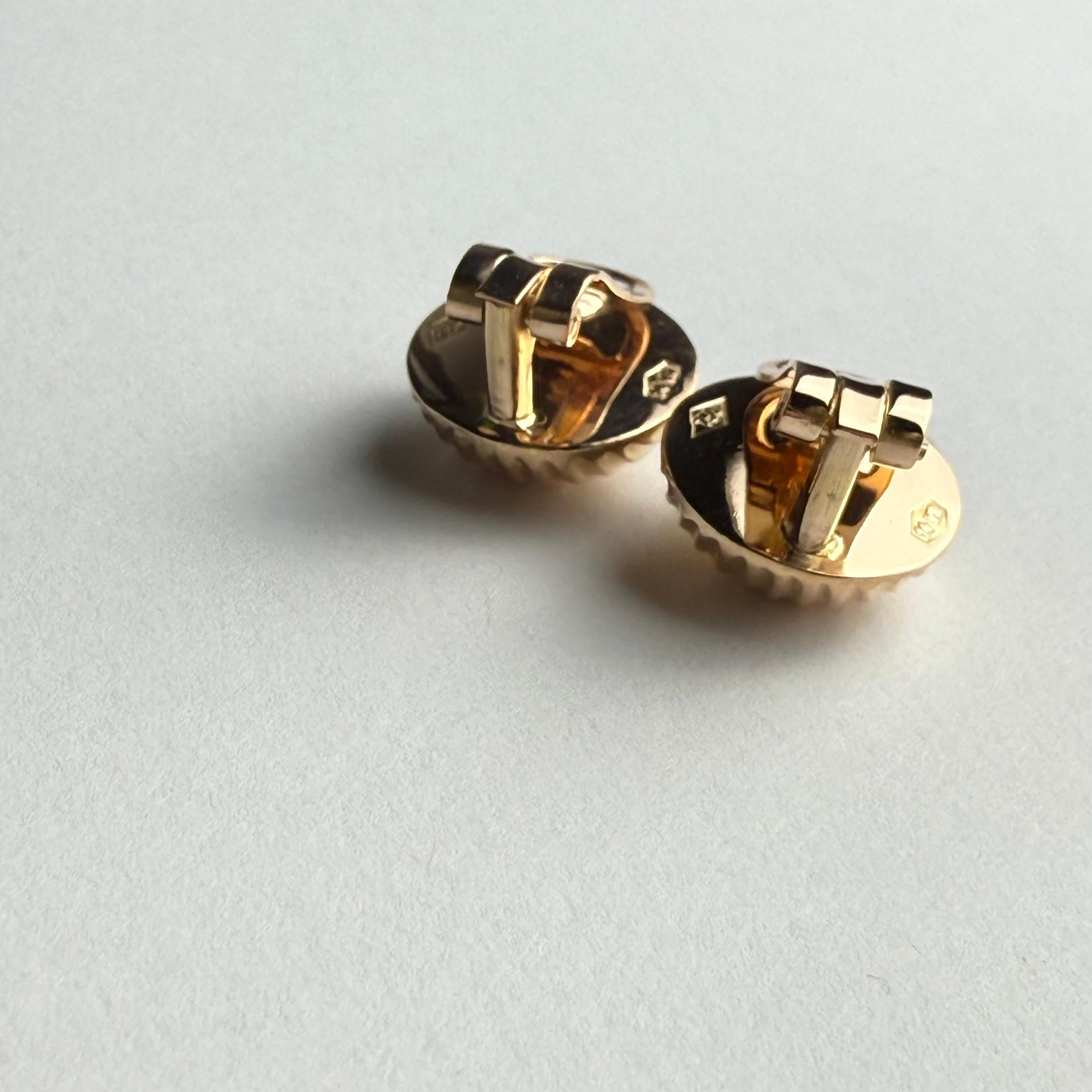 Clips d'oreilles à levier en or jaune cannelé 18K 0,60 pouce par 0,50 pouce en vente 7