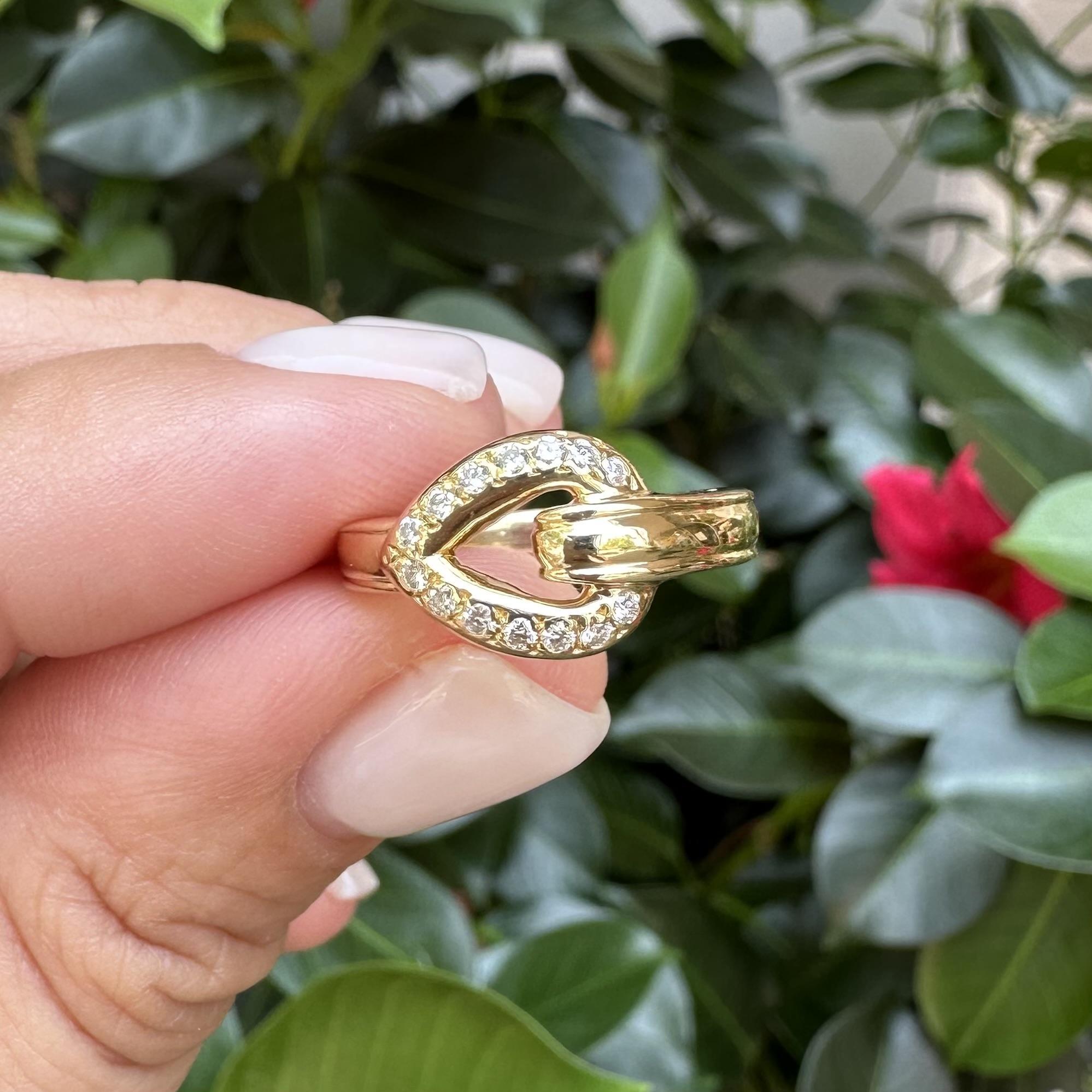 Anello con fibbia a cuore in oro giallo 18 carati con diamante da 0,12 carati ben fatto in vendita 5
