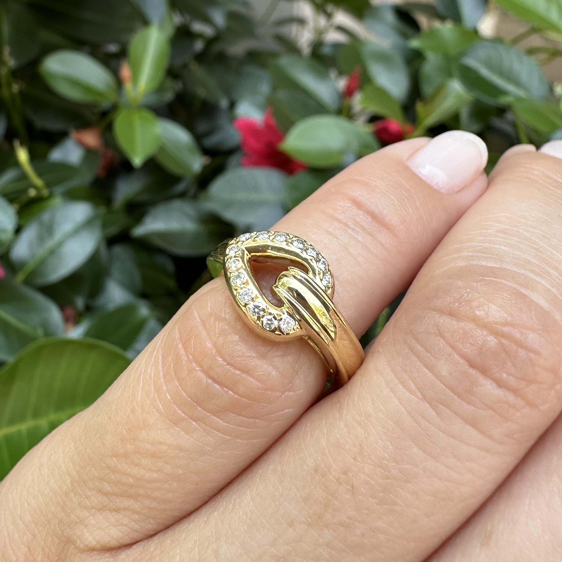 Anello con fibbia a cuore in oro giallo 18 carati con diamante da 0,12 carati ben fatto in vendita 4