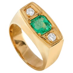18K Yellow Gold 0.25ct Diamond and Emerald Three-Stone Ring