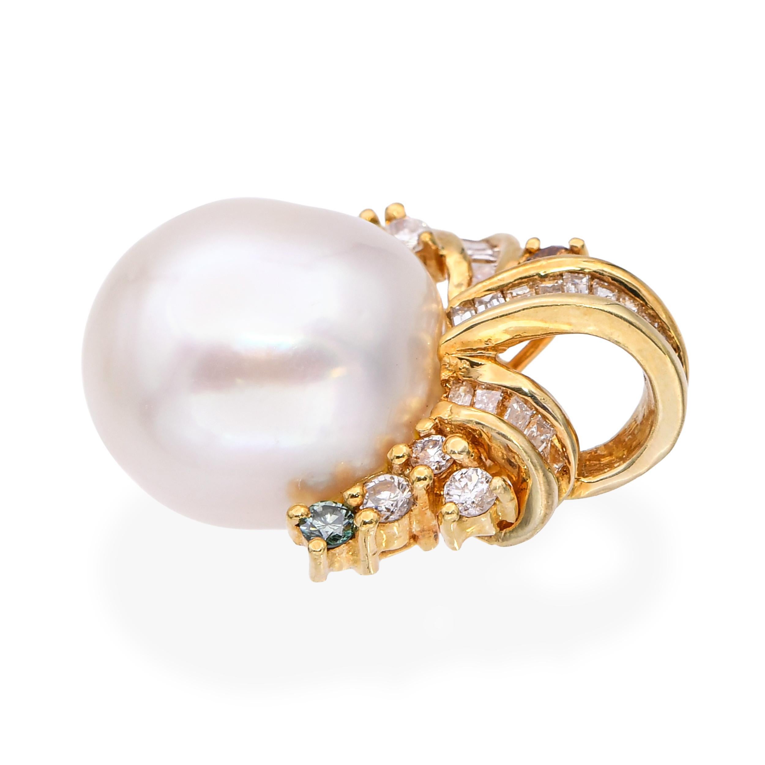 Pendentif en or jaune 18k 0.26tcw diamant de couleur et perle Bon état - En vente à New York, NY