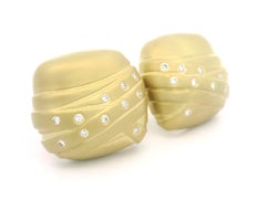 18k Yellow Gold 0.44ctw Burnish Diamond Matte Finish Cushion Button Earrings