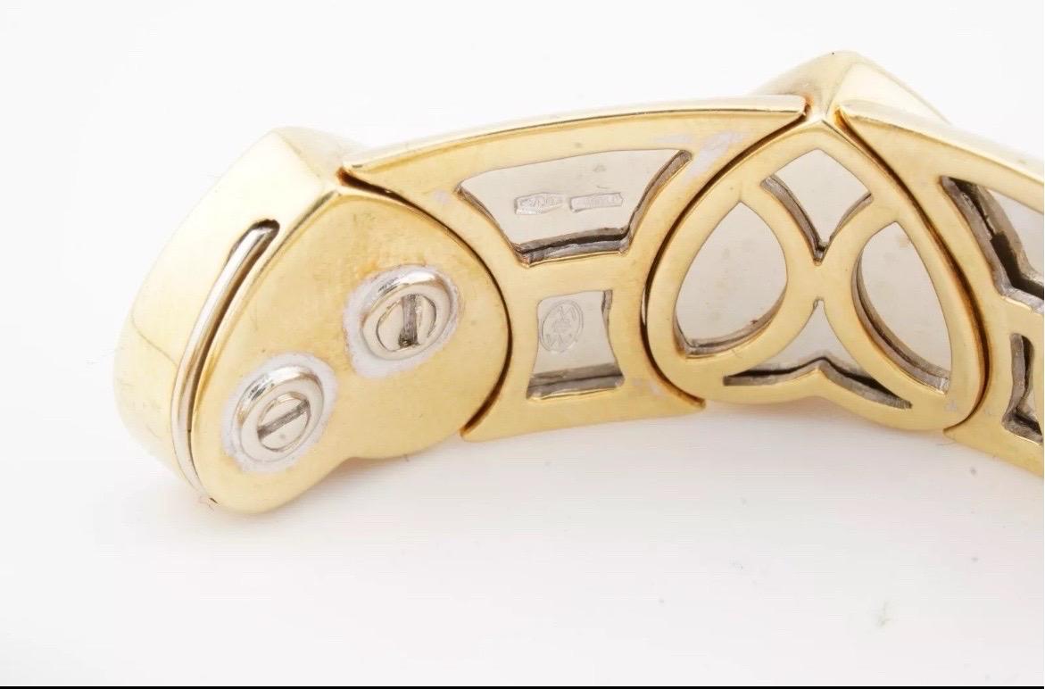 Bracelet jonc en or jaune 18 carats pavé de diamants en forme de cœur de 0,75 carat en vente 1