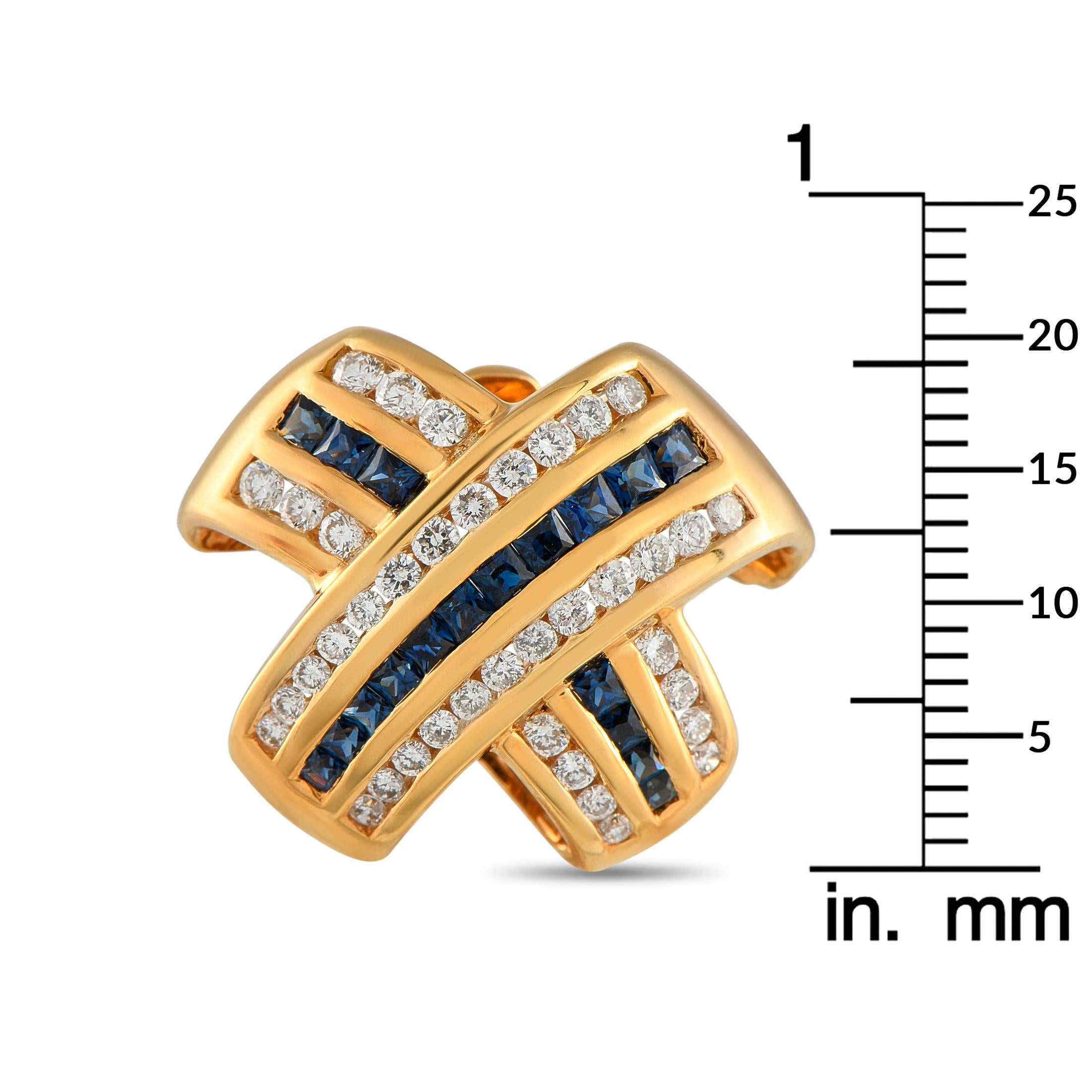 Colgante de oro amarillo de 18 quilates con diamante y zafiro de 0,76 ct Corte redondo en venta