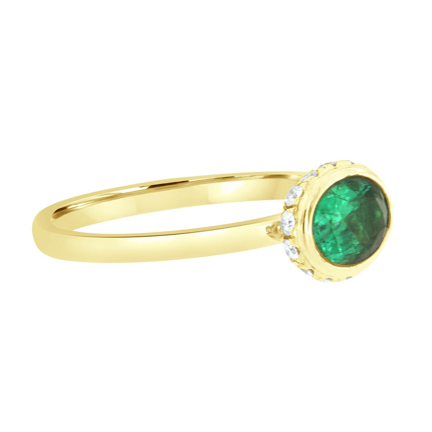Oval Cut 18K Yellow Gold 0.78 Carat Green Emerald Hidden Halo Diamond Ring For Sale