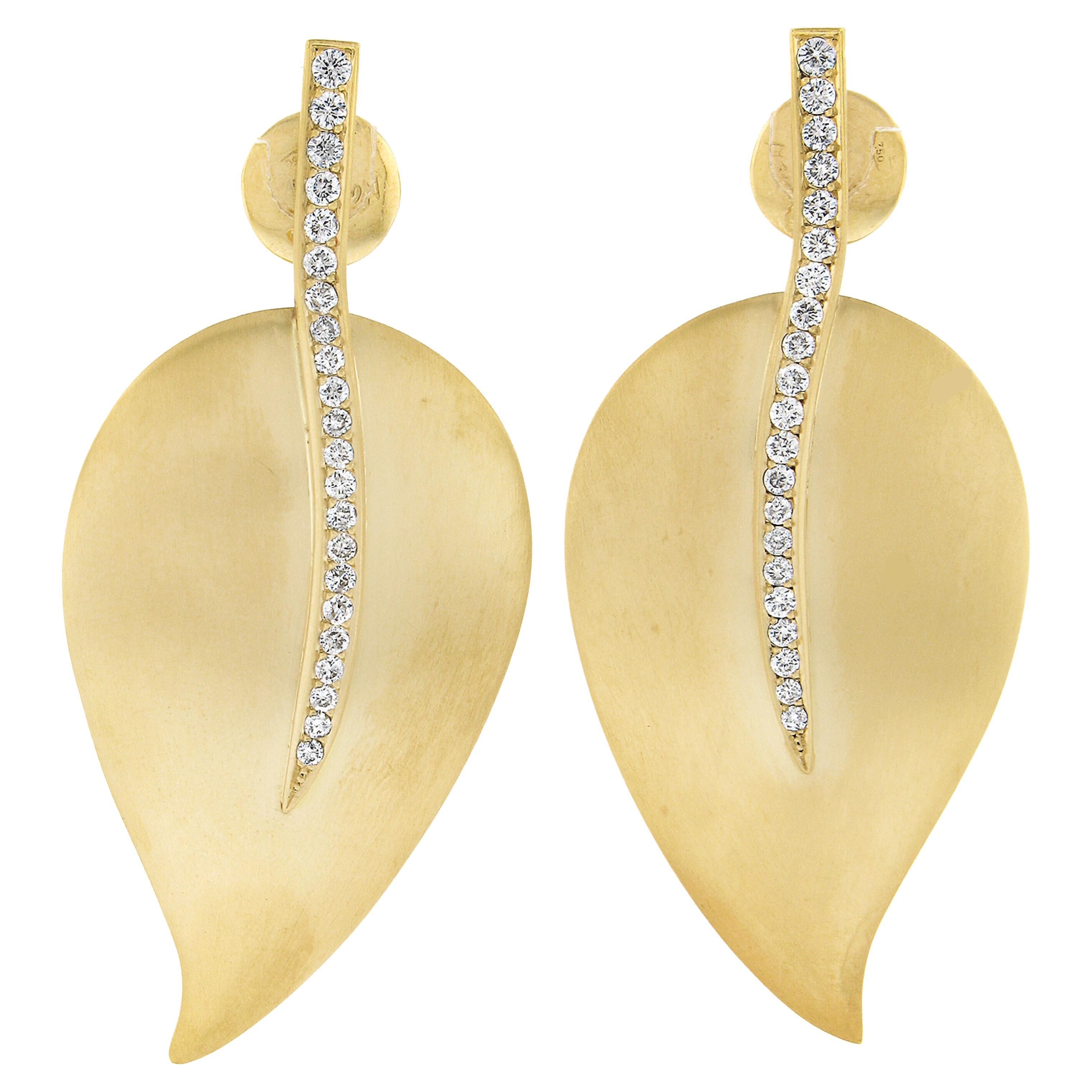 18k Yellow Gold 0.80ct Round Brilliant Diamond Brushed Drop Dangle Leaf Earrings For Sale