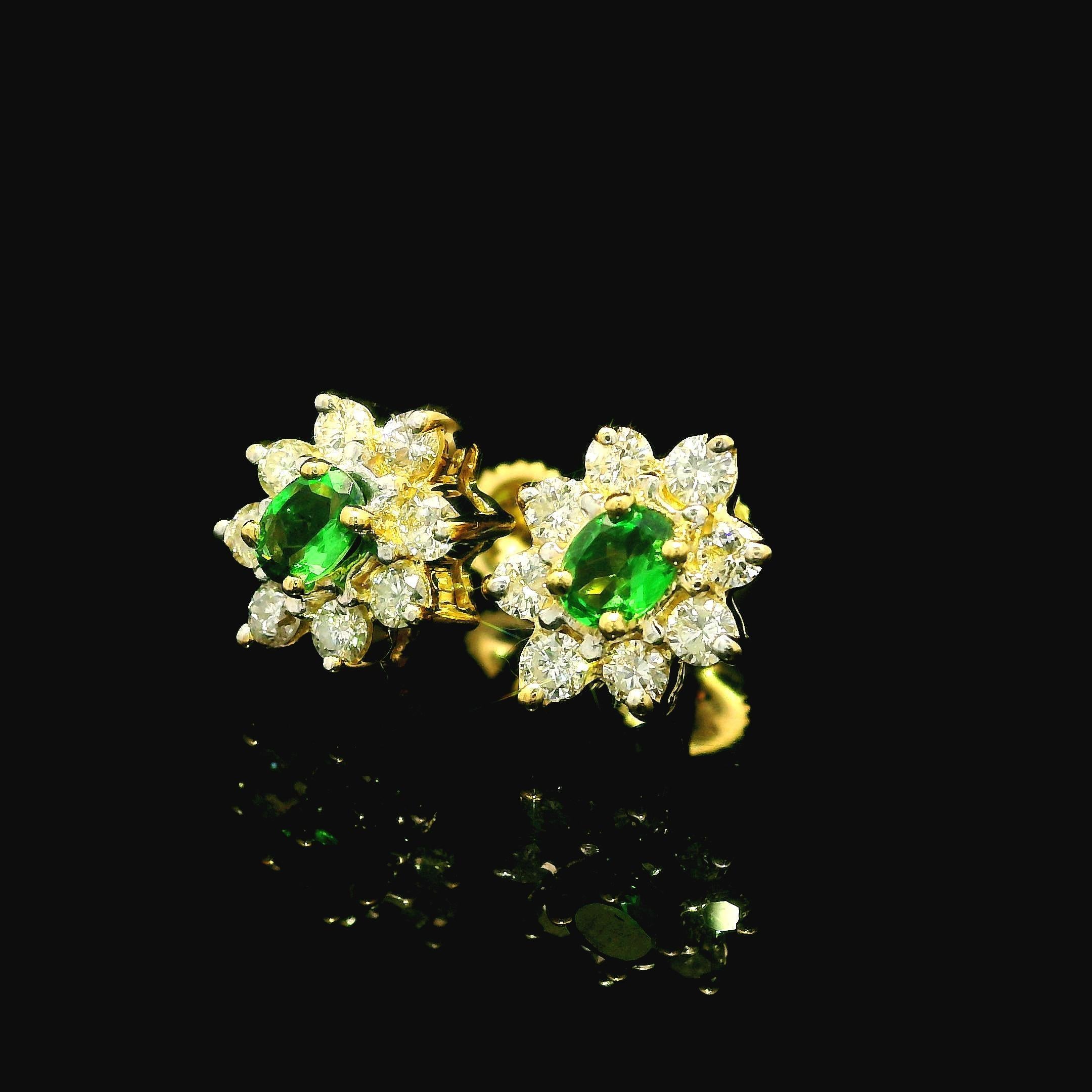 18k Yellow Gold 0.80ctw Tsavorite & Diamond Halo Cluster Stud Earrings For Sale 5