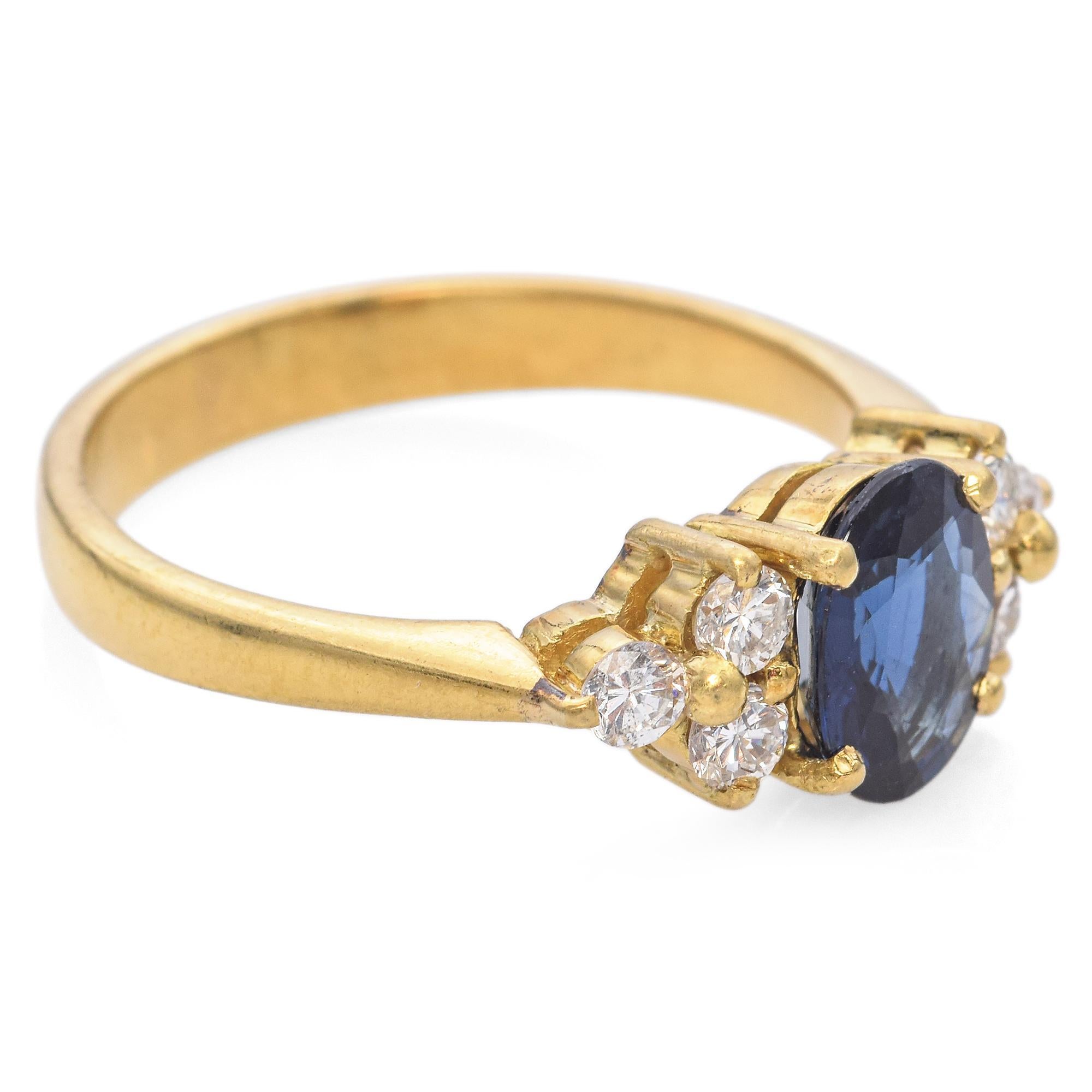 18K Yellow Gold 0.81 Ct. Oval Sapphire and Diamond Ring In Good Condition For Sale In New York, NY
