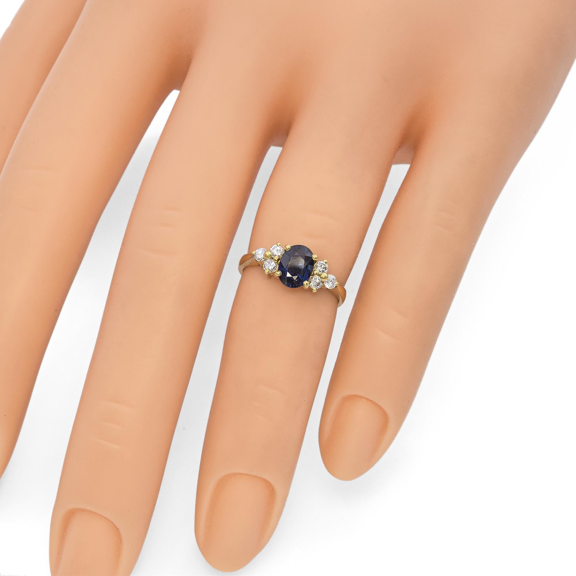 18K Yellow Gold 0.81 Ct. Oval Sapphire and Diamond Ring For Sale 2