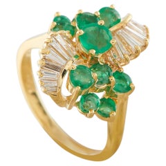 18K Yellow Gold 0.90ct Diamond and Emerald Ring MF27-050626