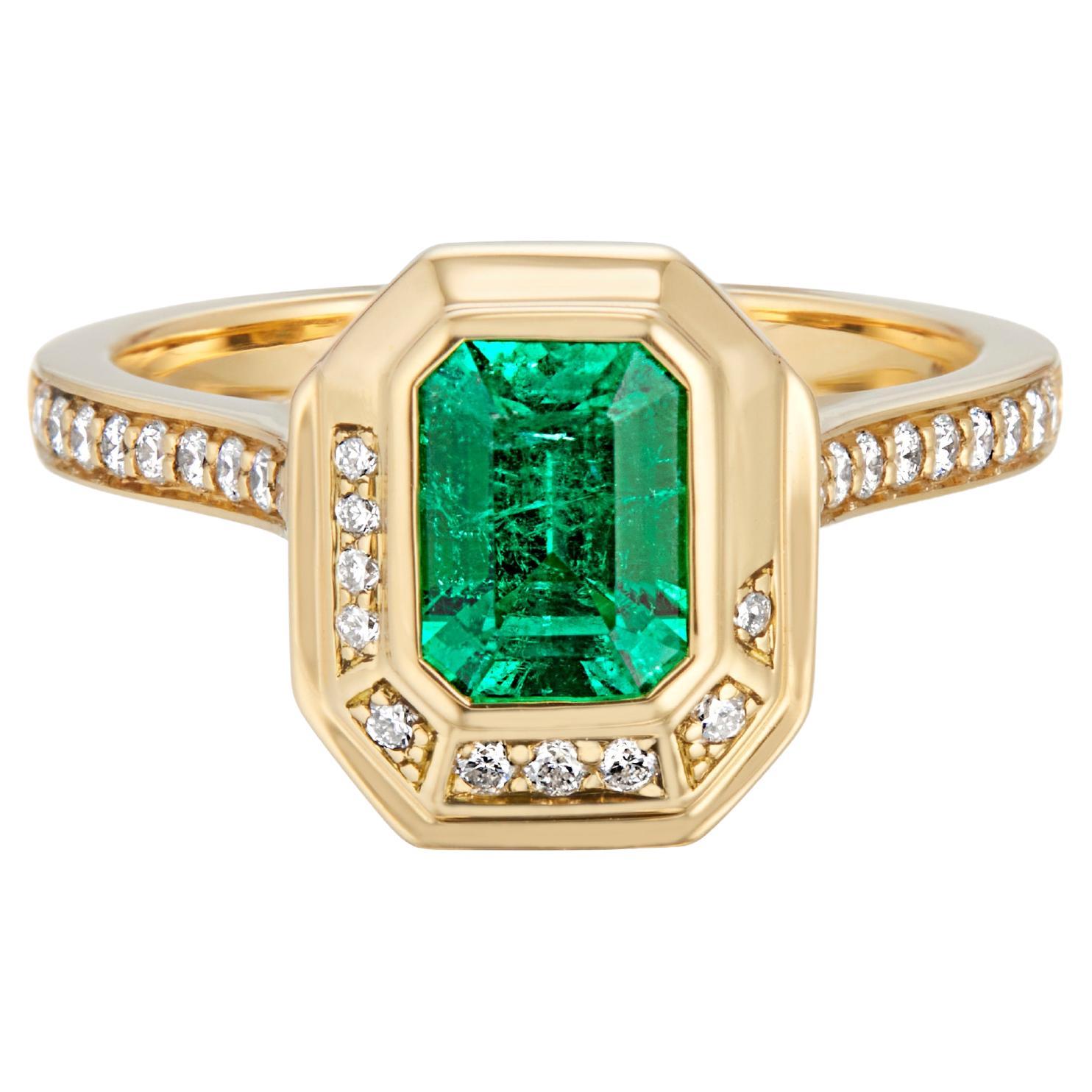 18k Yellow Gold 0.95 Carat Muzo Emerald & Diamond Alternative Engagement Ring For Sale