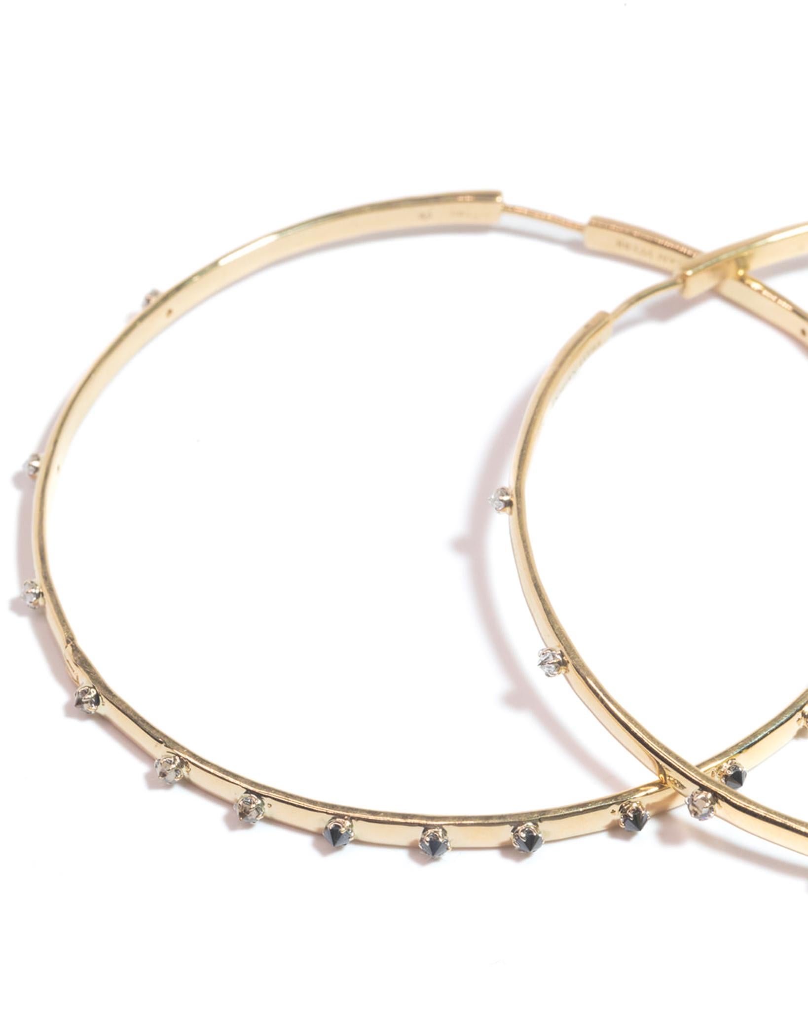 Round Cut 18k Yellow Gold 0.96 Carat White, Salt and Pepper, Black Inverted Diamond Hoops For Sale