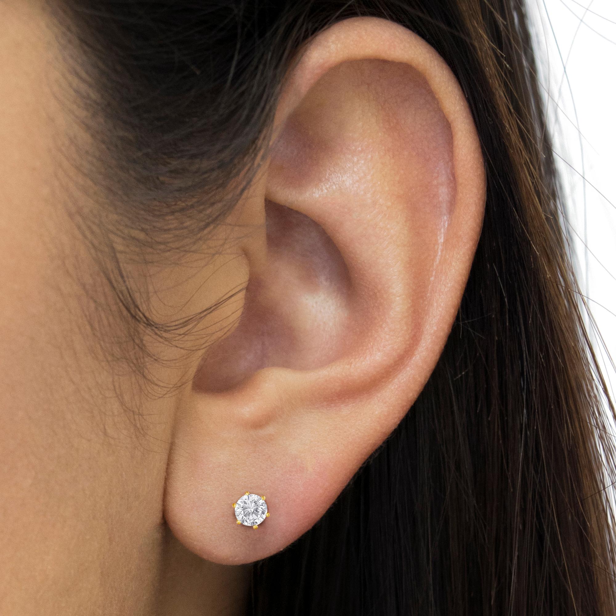 Round Cut 18K Yellow Gold 6 Prong Diamond Stud Earrings For Sale