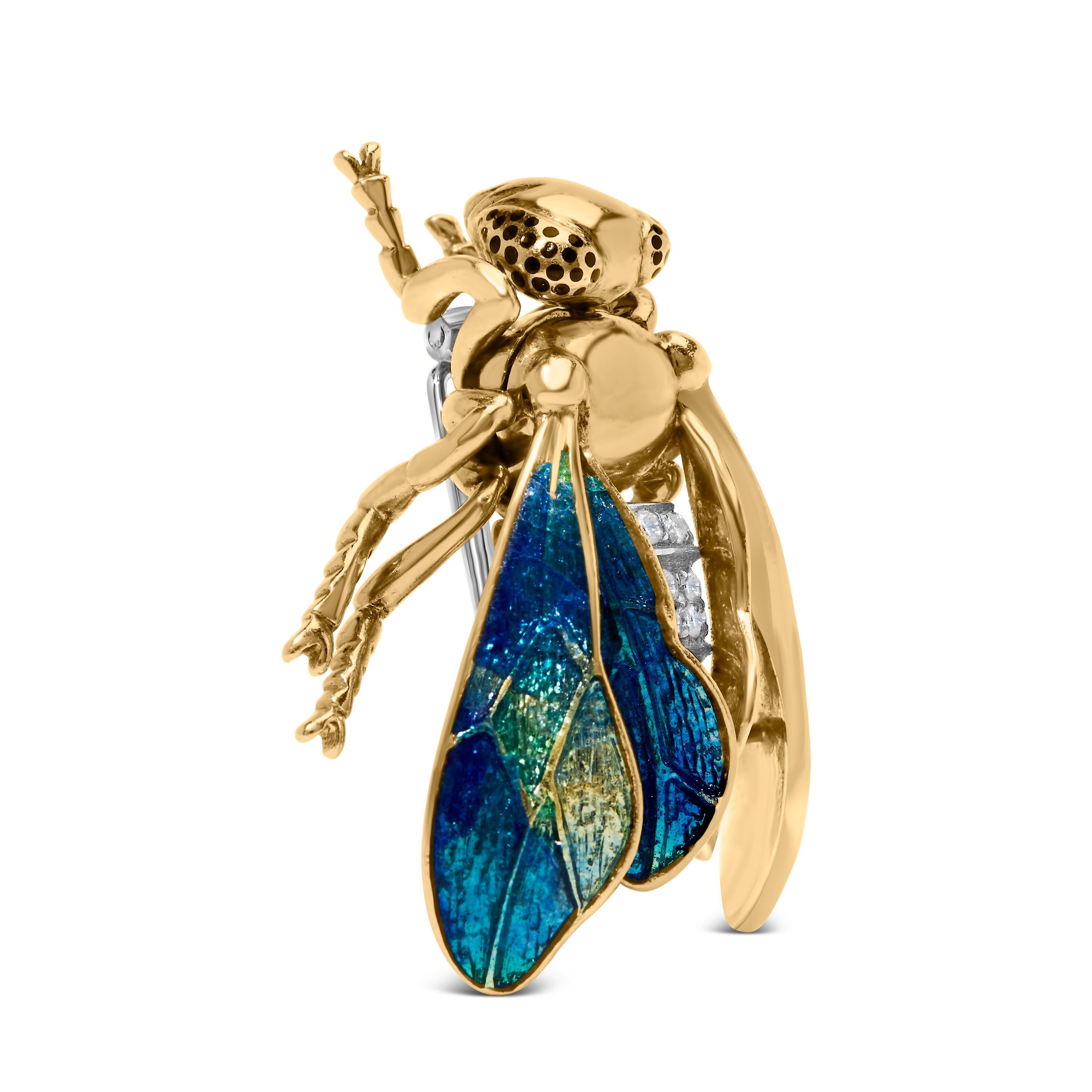 This enchanting 18K yellow gold bumblebee brooch pin offers a captivating glimpse into the majestic world of nature's artisans. The deep luster of yellow gold sets a gleaming stage for the minuscule marvels encrusted upon its form. Its eyes, alive