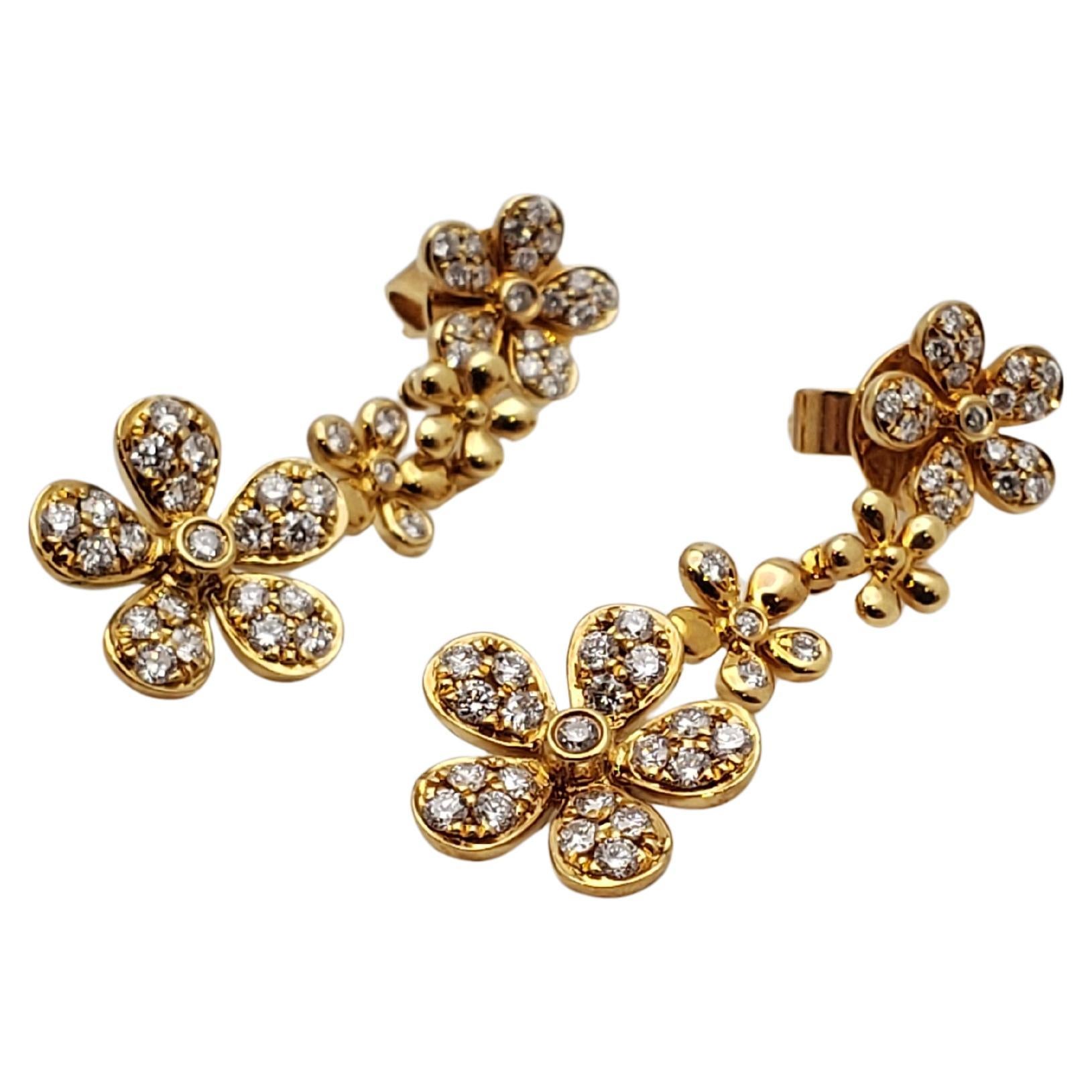 18K Yellow Gold 1.00 CT Diamond Floral Dangle Earrings For Sale