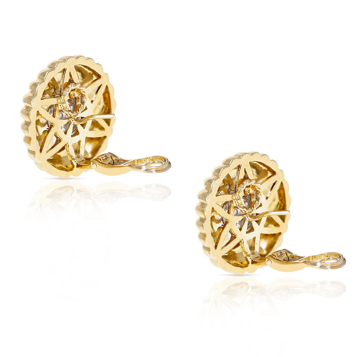 Round Cut 18k Yellow Gold Floral Circular Clip-On Earrings with Diamonds For Sale