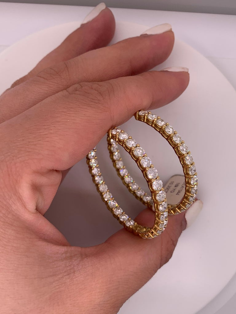 18 Karat Yellow Gold 10.30 Carat Diamond Hoop Earrings For Sale at 1stdibs