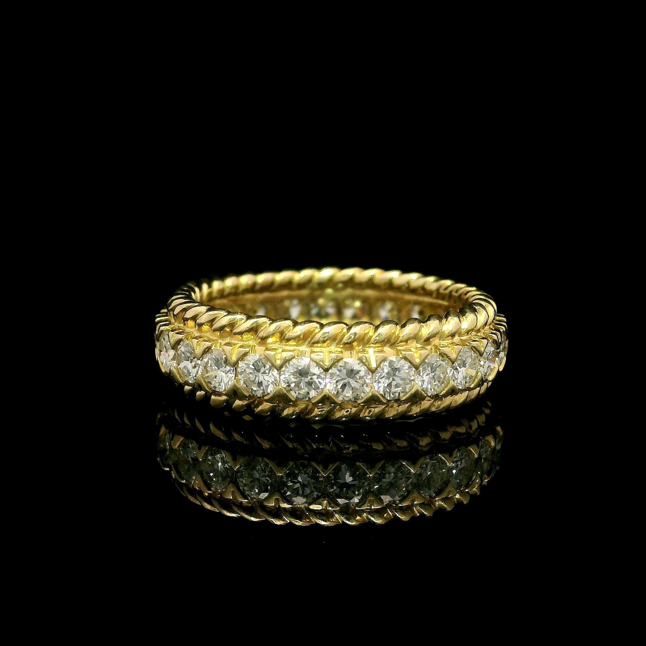 18k Gelbgold 1,04ctw Fischschwanz Pave Set Diamant Kabel Seiten Eternity Band Ring Damen im Angebot