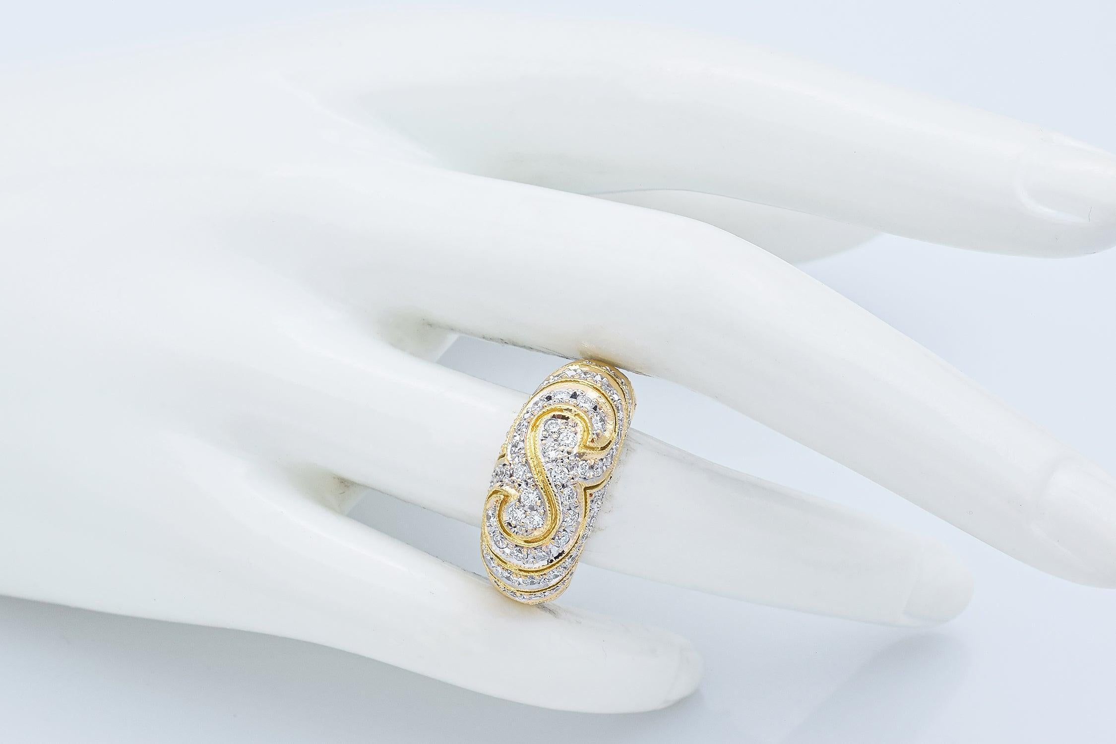 Contemporain Bague à dôme en or jaune 18k 1.08tcw Diamond Dome Band en vente