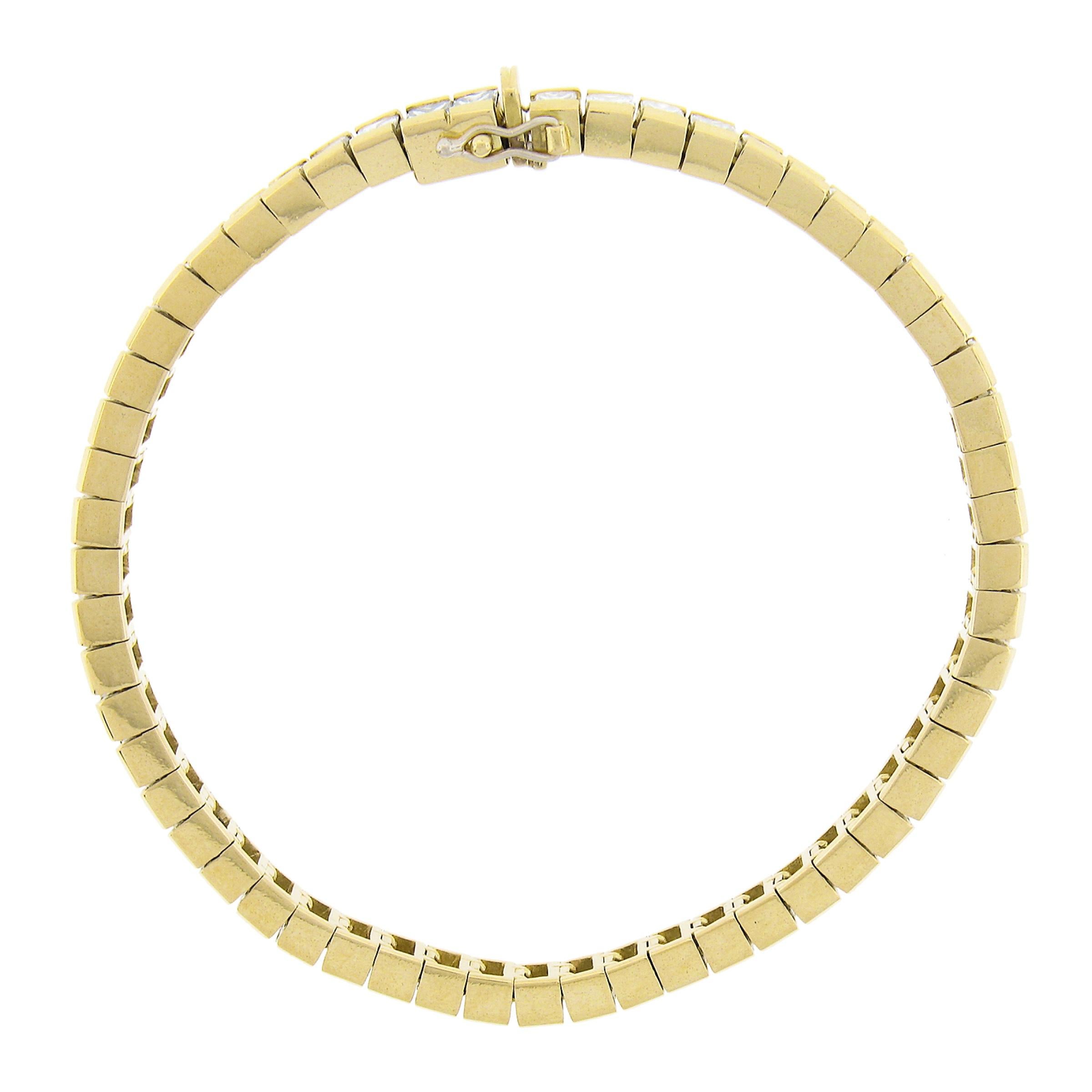 18K Yellow Gold 10.96ct Princess Cut Channel Set Diamond Line Tennis Bracelet For Sale 4