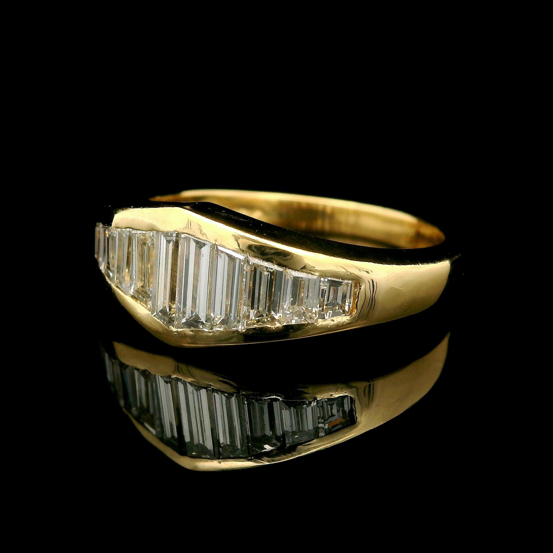 18k Yellow Gold 1.0ctw Graduated Custom Cut Diamond Channel Band Ring Size 6.5 In Excellent Condition For Sale In Montclair, NJ