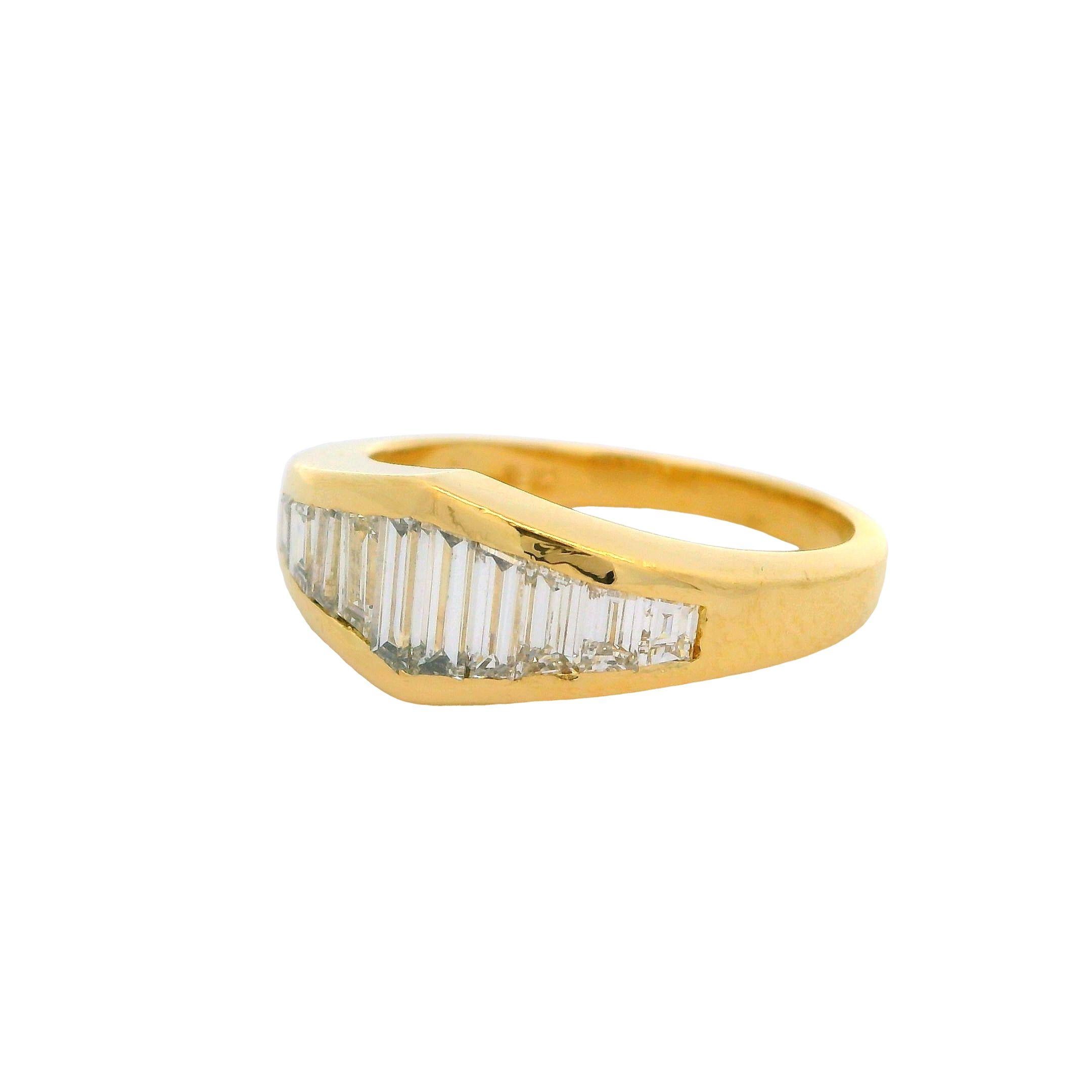 Women's 18k Yellow Gold 1.0ctw Graduated Custom Cut Diamond Channel Band Ring Size 6.5 For Sale
