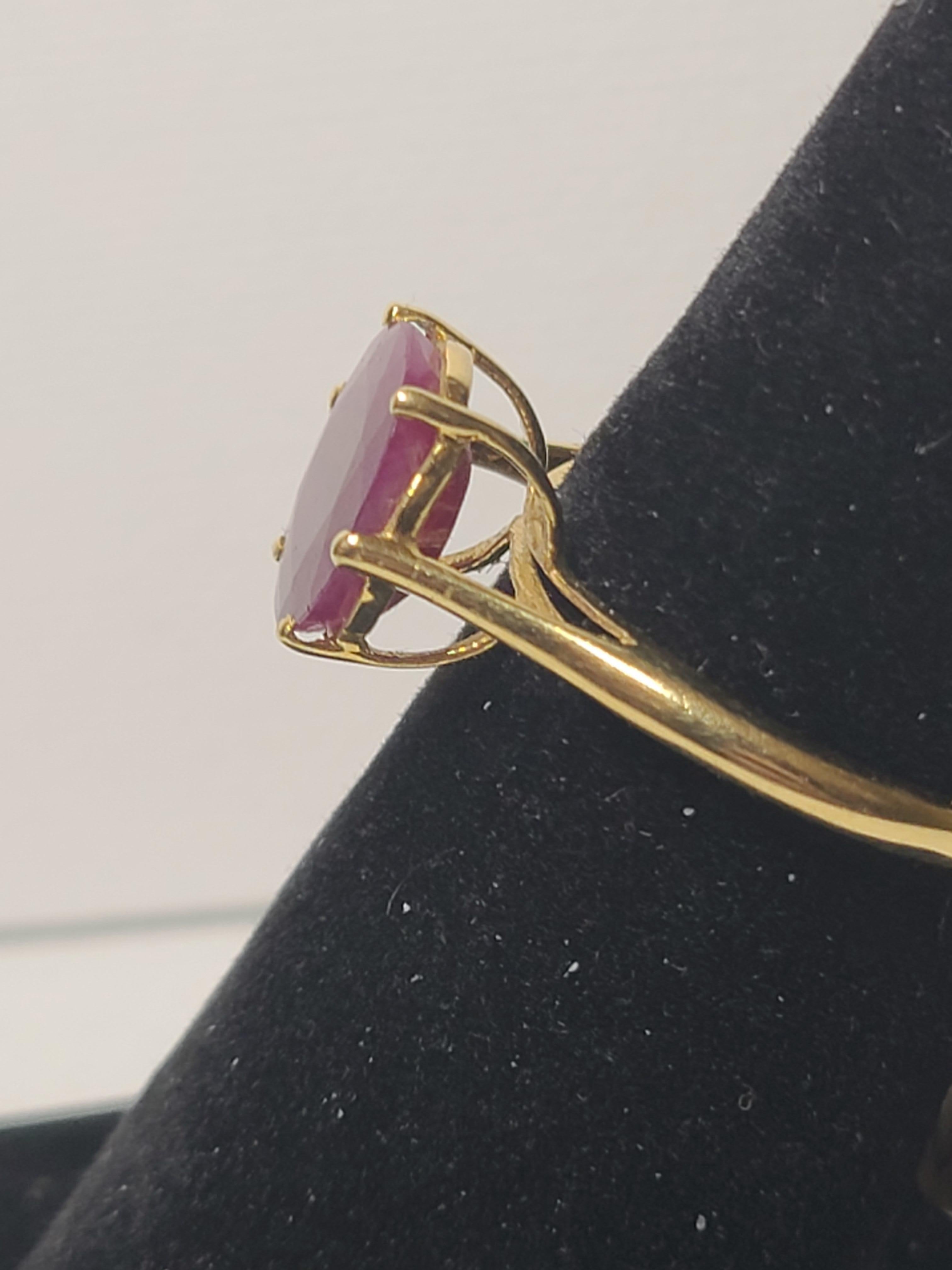 18k Yellow Gold Ruby Solitaire In Good Condition In Endwell, NY