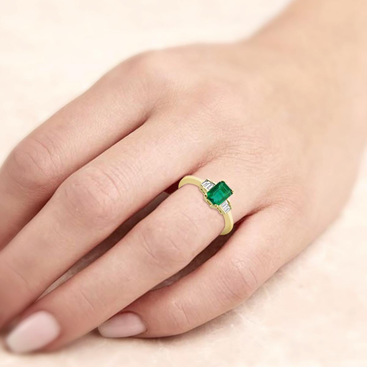 Modern 18K Yellow Gold 1.11cts Emerald and Diamond Ring. Style# R1537 For Sale
