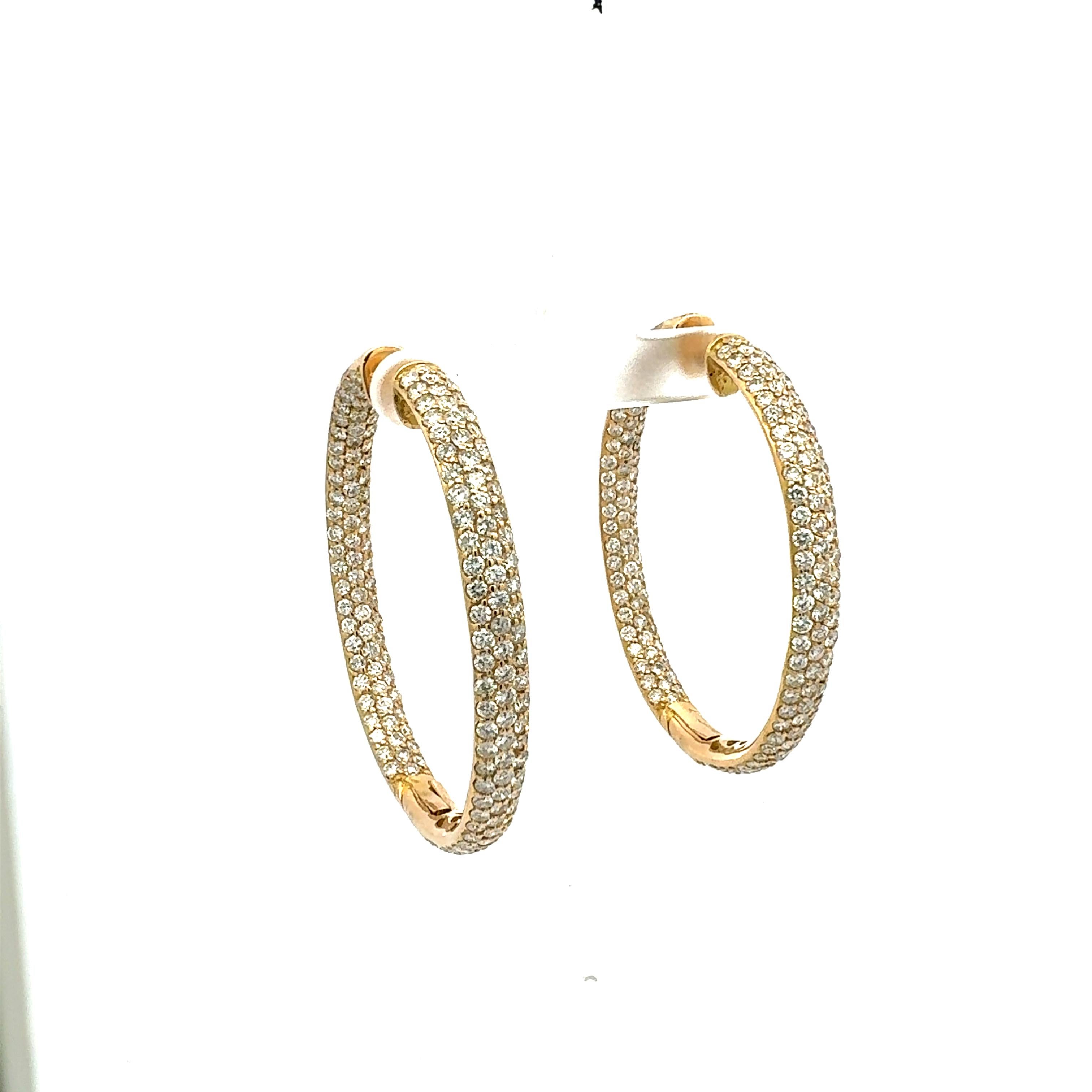 Boucles d'oreilles en or jaune 18 carats 11.26ct H VS1 Round Brilliant Diamond Large Hoop Earrings Neuf - En vente à New York, NY