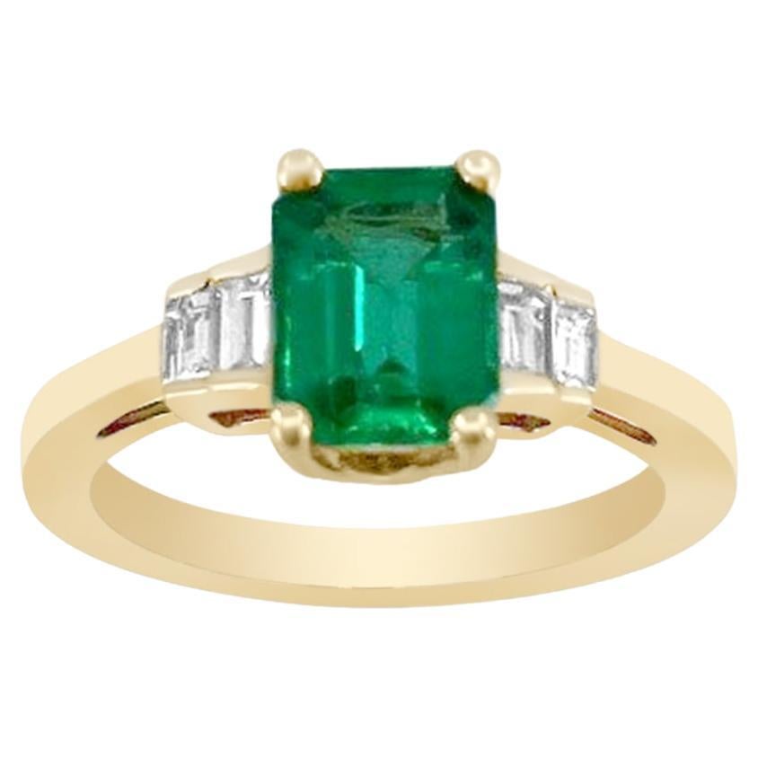 18K Yellow Gold 1.13cts Emerald and Diamond Ring, Style# R1538 For Sale