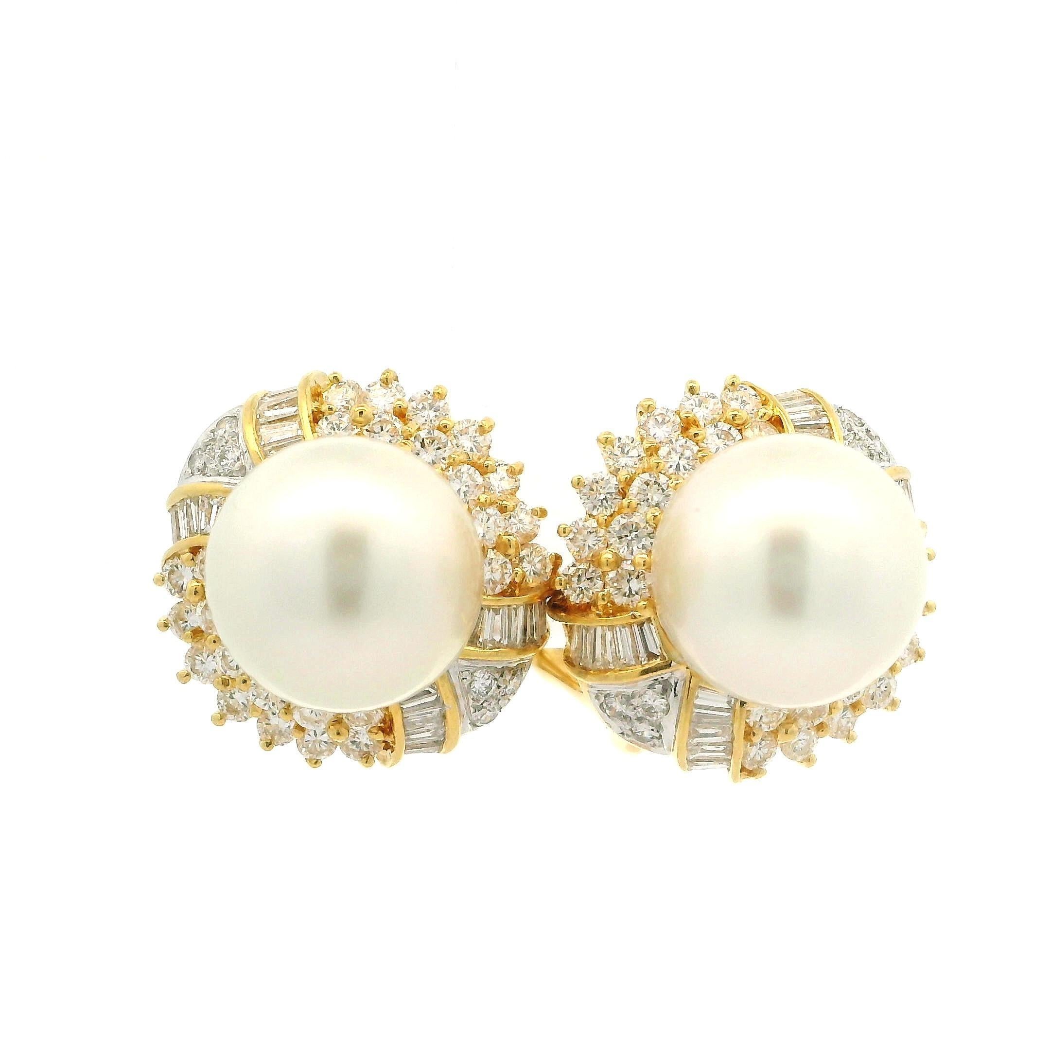 Orecchini Omega in oro giallo 18k con perle bianche dei mari del sud da 11,5 mm e diamanti da 1,55 ct. in vendita 6