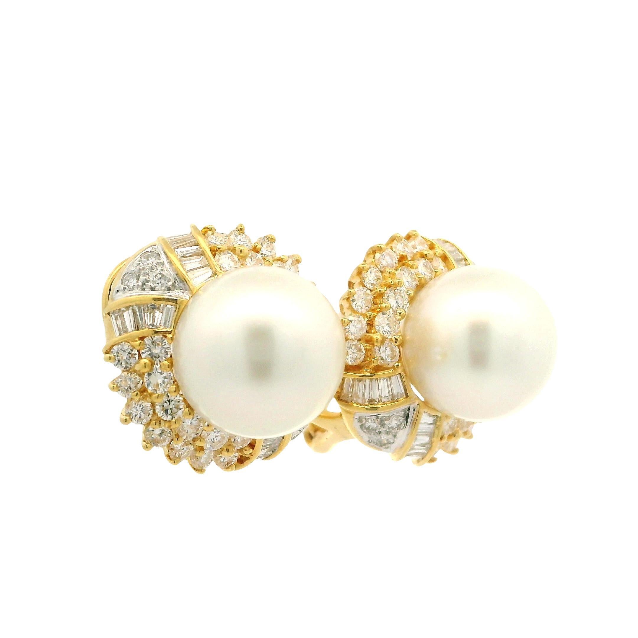Orecchini Omega in oro giallo 18k con perle bianche dei mari del sud da 11,5 mm e diamanti da 1,55 ct. in vendita 7