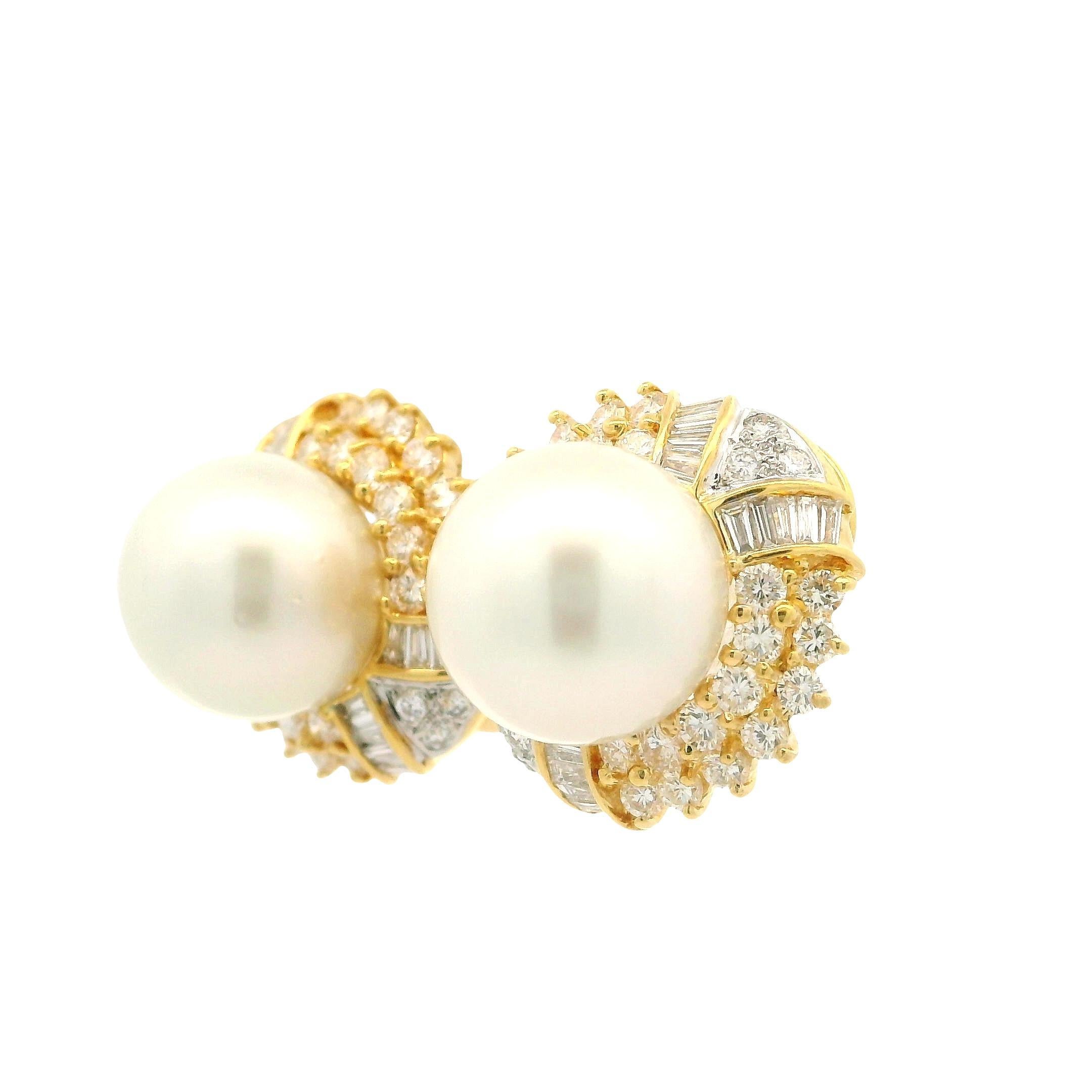 Orecchini Omega in oro giallo 18k con perle bianche dei mari del sud da 11,5 mm e diamanti da 1,55 ct. in vendita 8